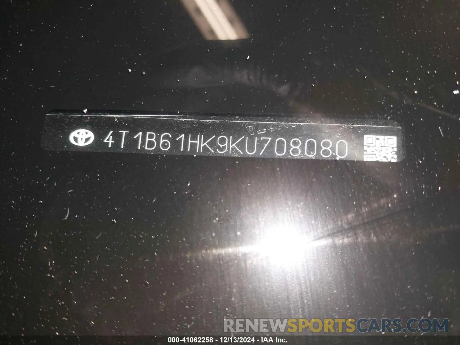 17 Photograph of a damaged car 4T1B61HK9KU708080 TOYOTA CAMRY 2019