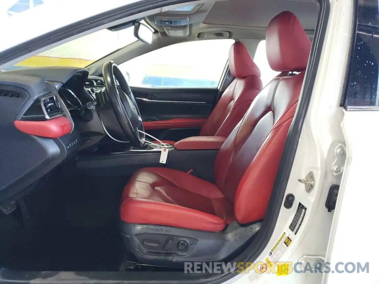 7 Photograph of a damaged car 4T1B61HK9KU738700 TOYOTA CAMRY 2019