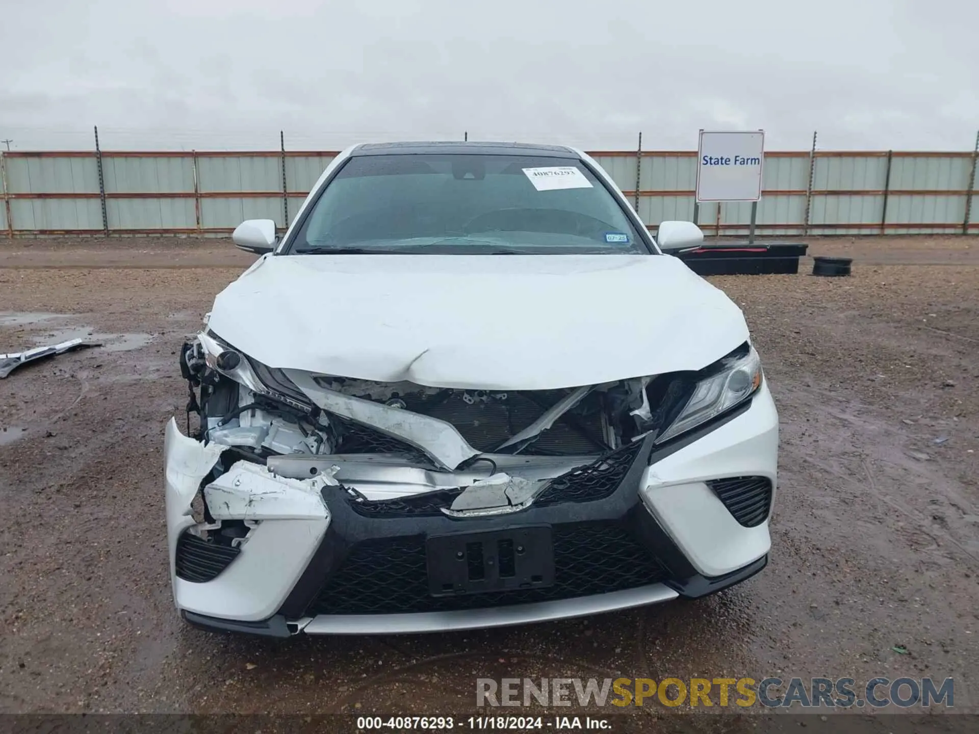 13 Photograph of a damaged car 4T1B61HK9KU764522 TOYOTA CAMRY 2019