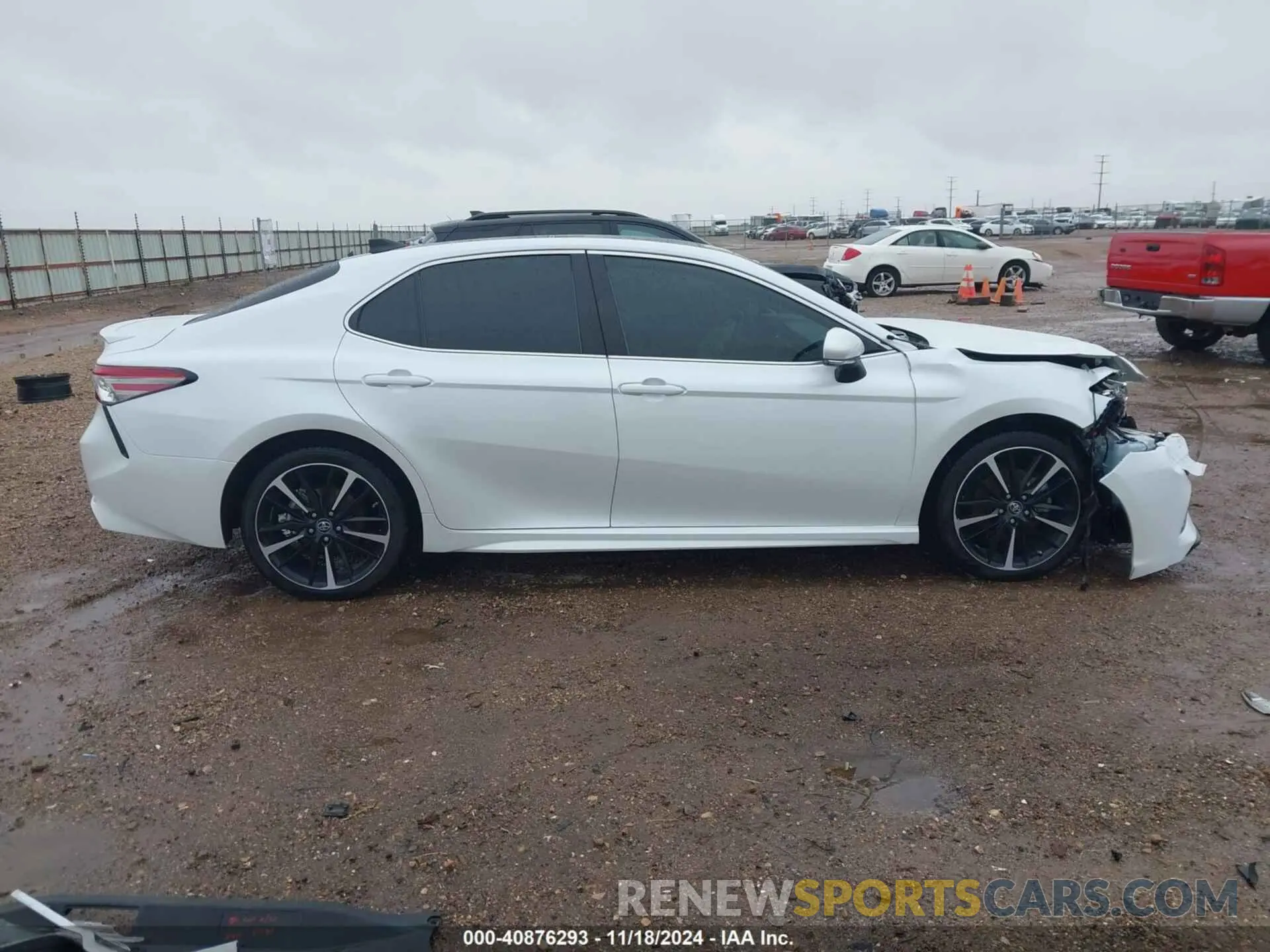 14 Photograph of a damaged car 4T1B61HK9KU764522 TOYOTA CAMRY 2019
