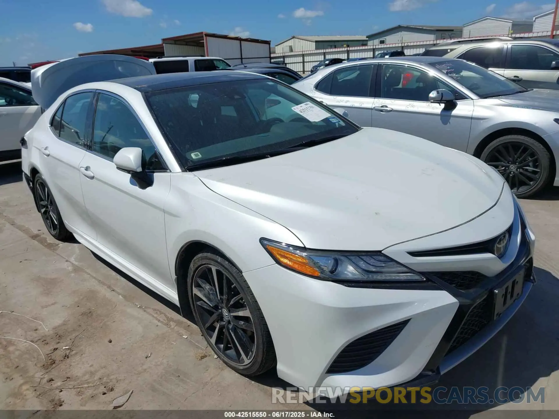 1 Photograph of a damaged car 4T1B61HK9KU771390 TOYOTA CAMRY 2019