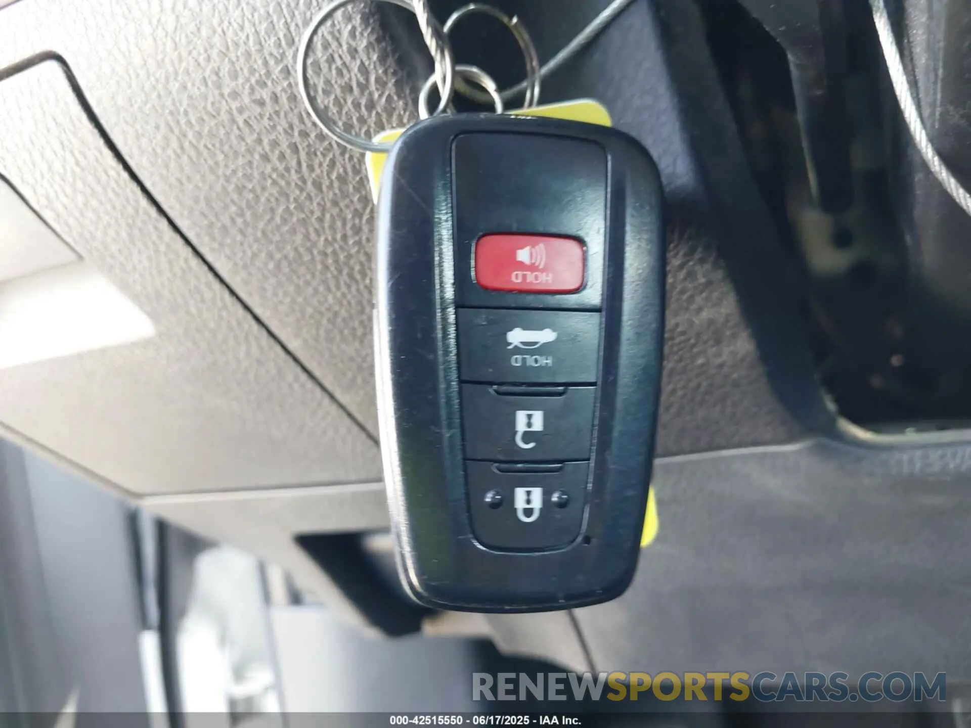 11 Photograph of a damaged car 4T1B61HK9KU771390 TOYOTA CAMRY 2019