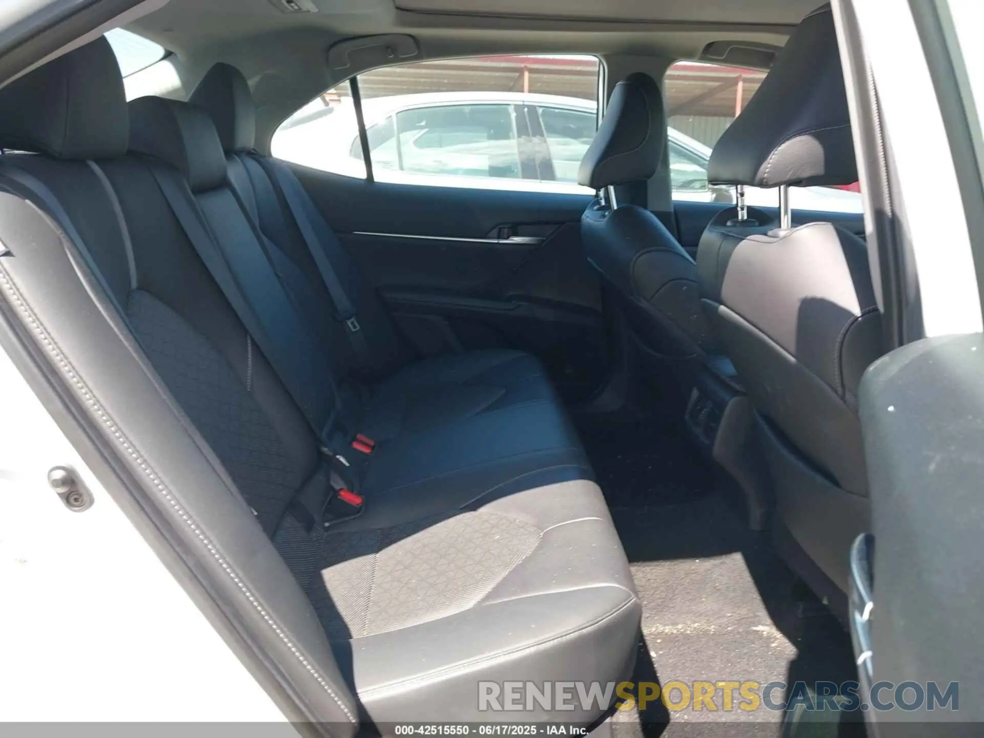 8 Photograph of a damaged car 4T1B61HK9KU771390 TOYOTA CAMRY 2019