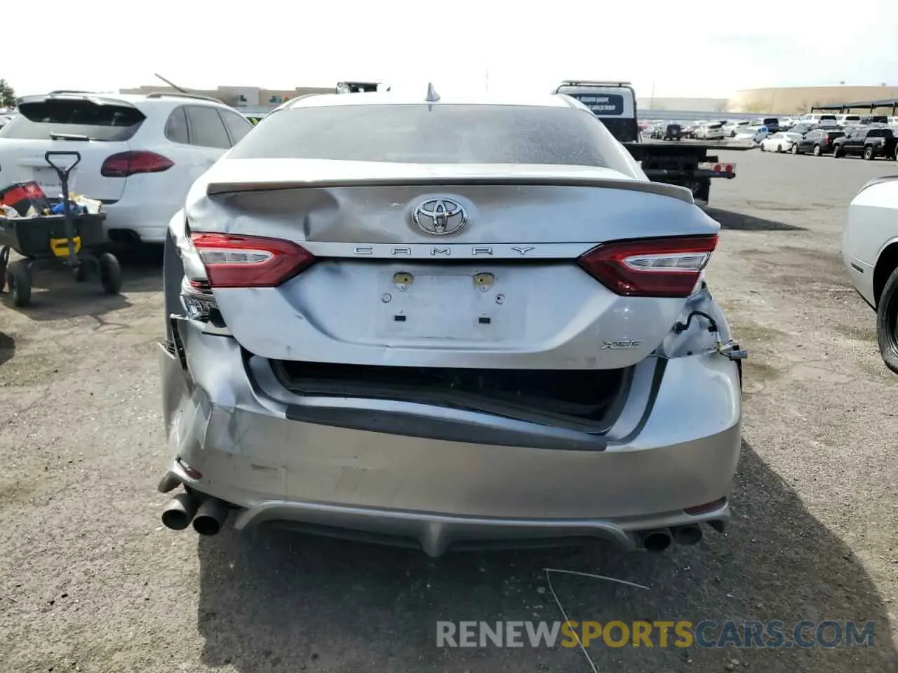 6 Photograph of a damaged car 4T1B61HK9KU833631 TOYOTA CAMRY 2019