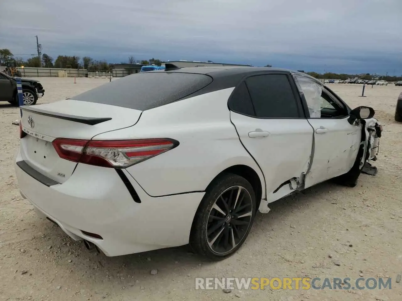 3 Фотография поврежденного автомобиля 4T1B61HKXKU190206 TOYOTA CAMRY 2019