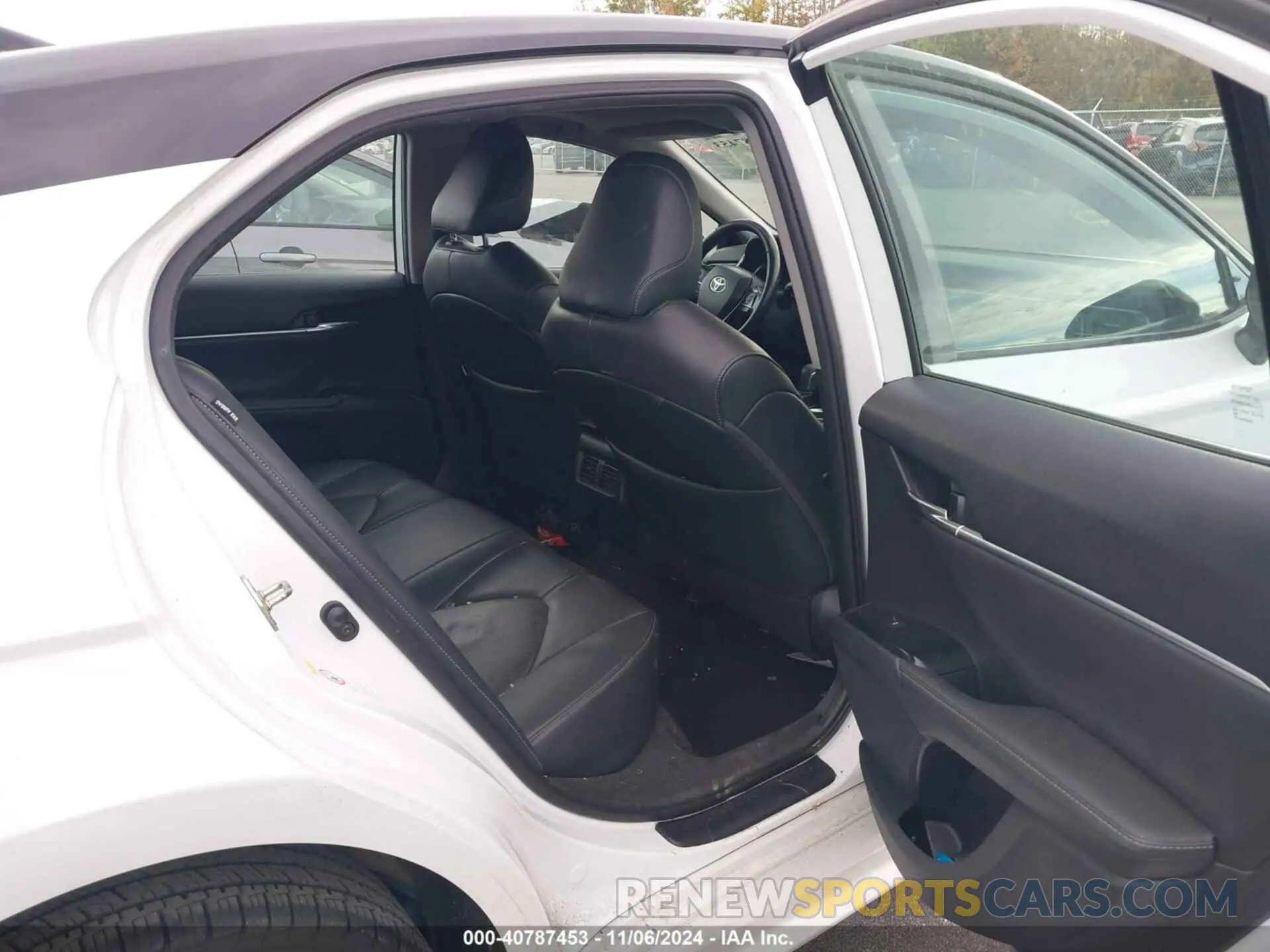 8 Фотография поврежденного автомобиля 4T1B61HKXKU204721 TOYOTA CAMRY 2019
