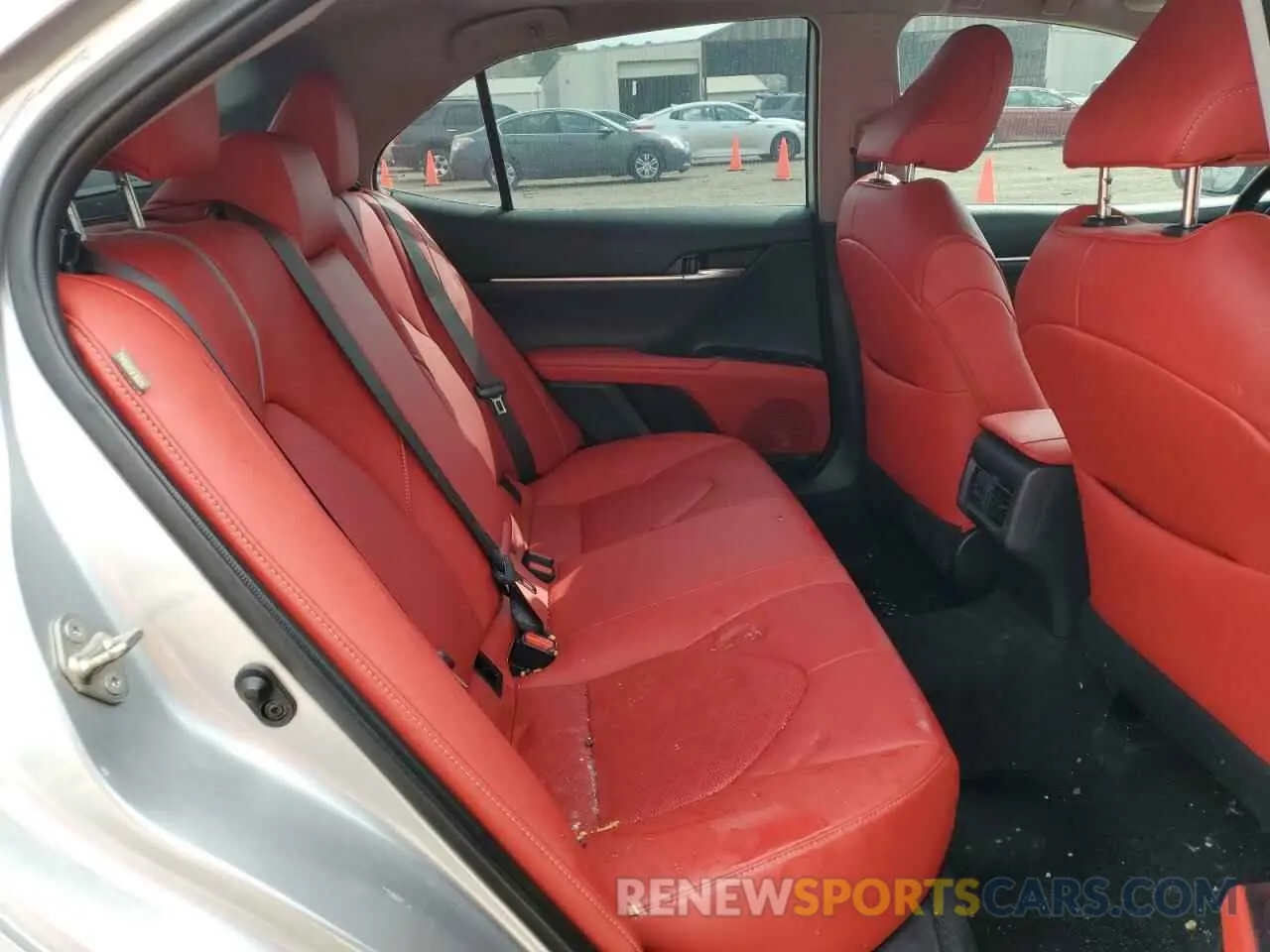 10 Photograph of a damaged car 4T1B61HKXKU280391 TOYOTA CAMRY 2019