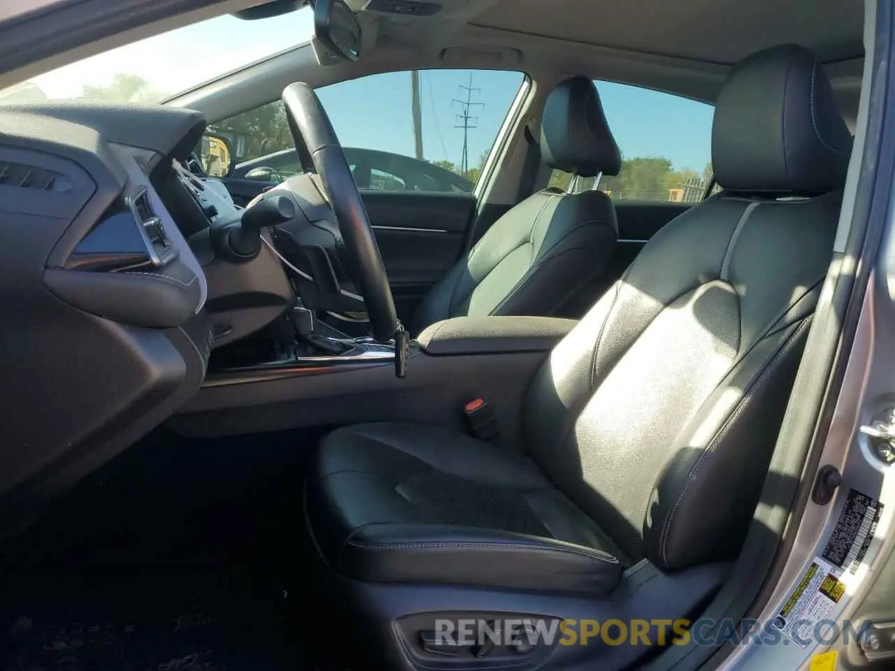 7 Photograph of a damaged car 4T1B61HKXKU285414 TOYOTA CAMRY 2019