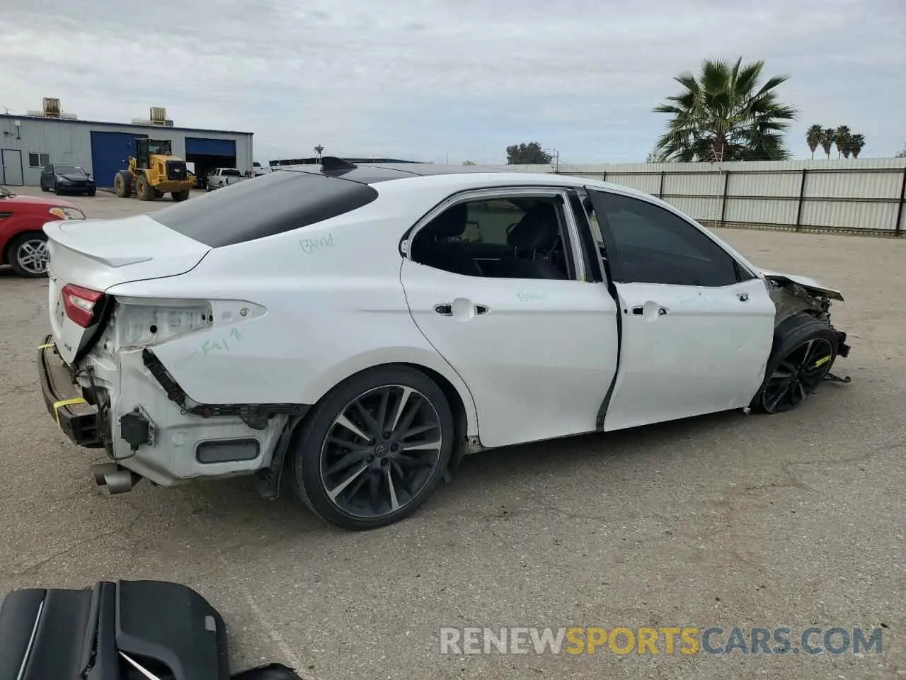 3 Фотография поврежденного автомобиля 4T1B61HKXKU292136 TOYOTA CAMRY 2019