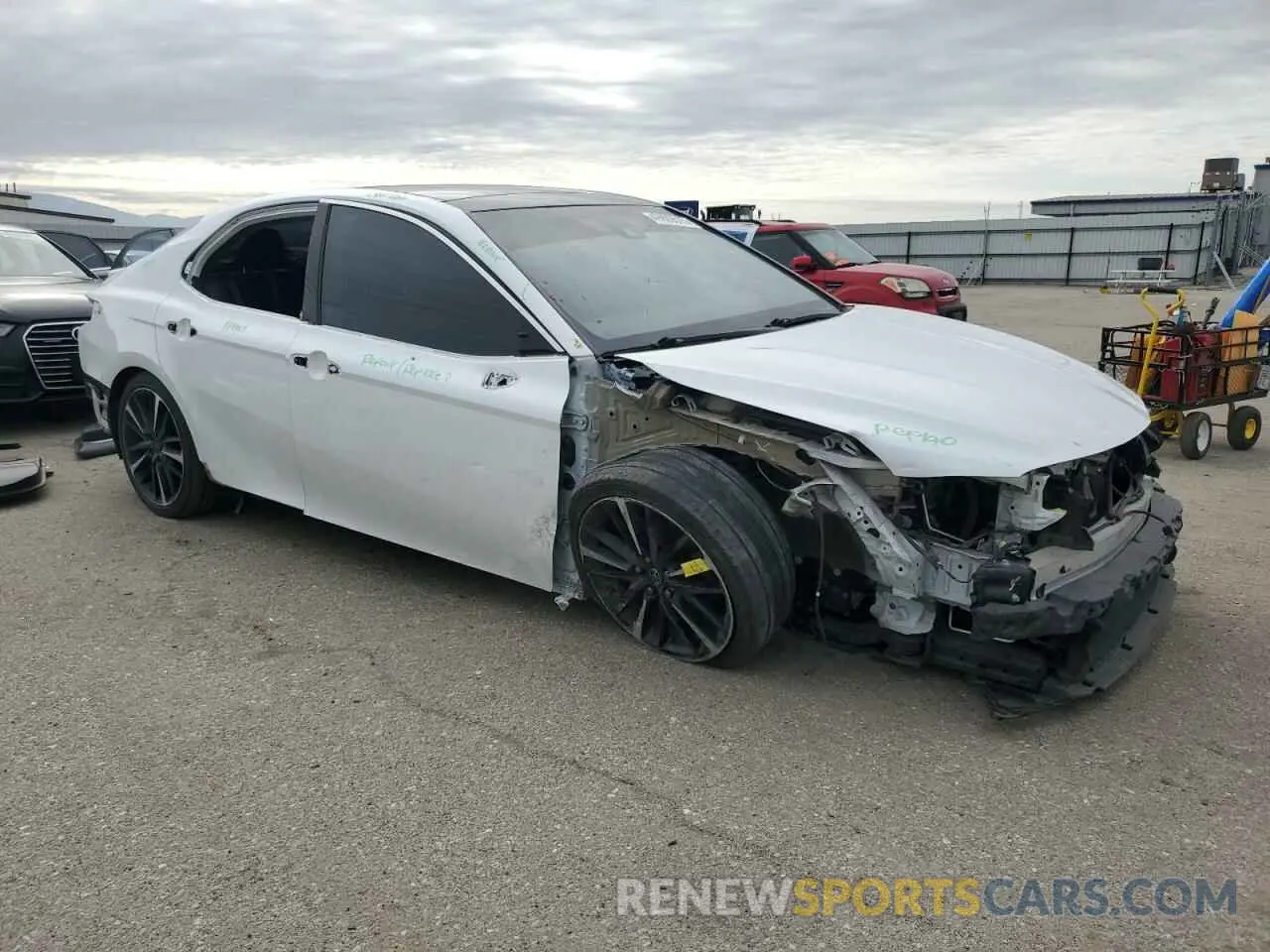 4 Фотография поврежденного автомобиля 4T1B61HKXKU292136 TOYOTA CAMRY 2019