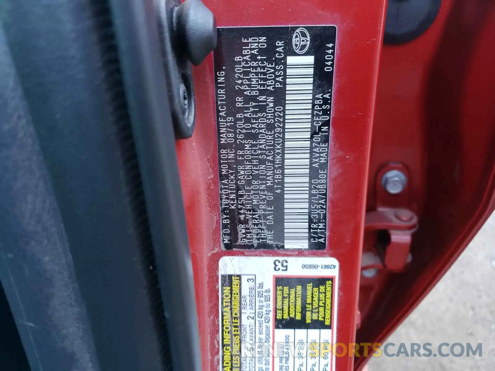 10 Photograph of a damaged car 4T1B61HKXKU292220 TOYOTA CAMRY 2019