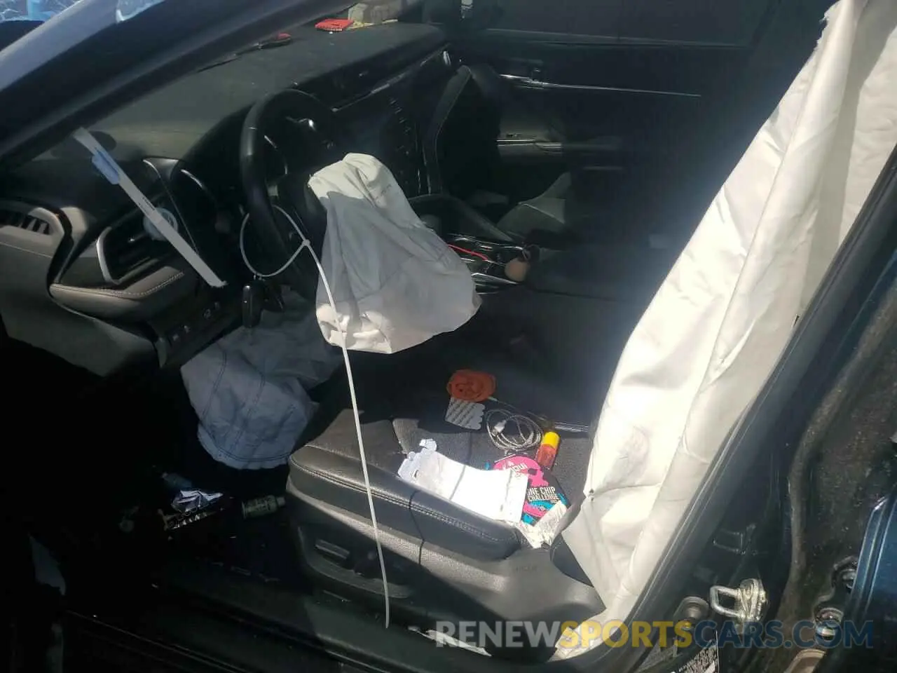 7 Photograph of a damaged car 4T1B61HKXKU700019 TOYOTA CAMRY 2019