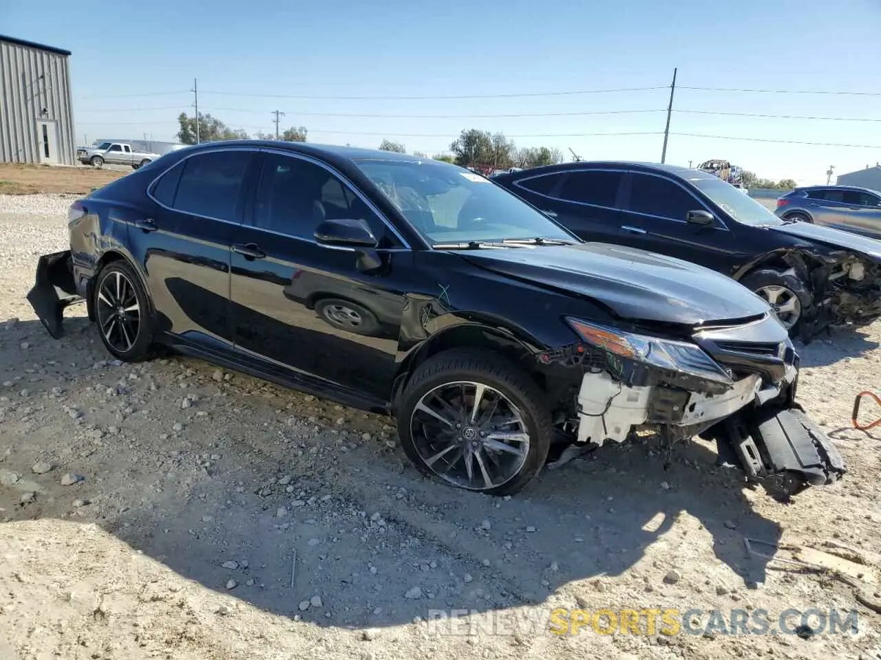 4 Photograph of a damaged car 4T1B61HKXKU703115 TOYOTA CAMRY 2019