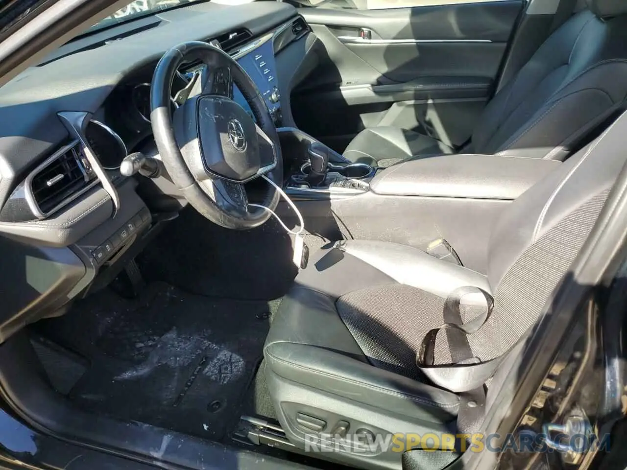 7 Photograph of a damaged car 4T1B61HKXKU703115 TOYOTA CAMRY 2019