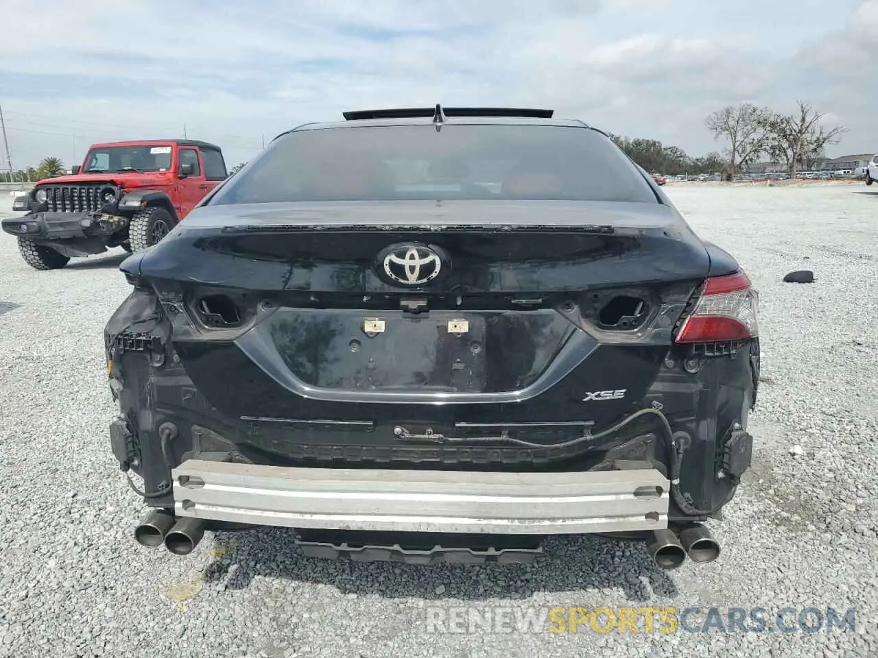 6 Photograph of a damaged car 4T1B61HKXKU795665 TOYOTA CAMRY 2019