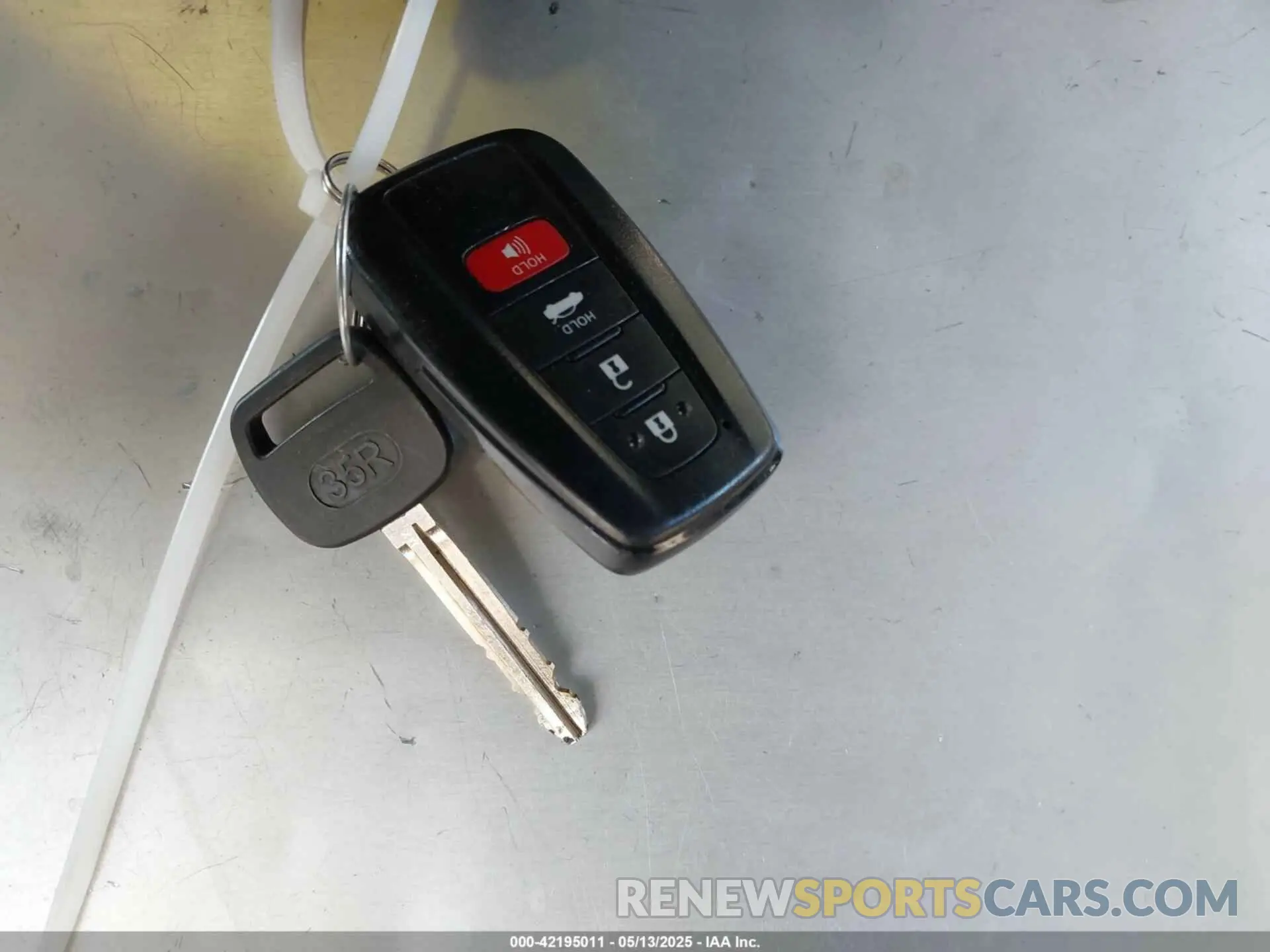11 Фотография поврежденного автомобиля 4T1B61HKXKU828907 TOYOTA CAMRY 2019