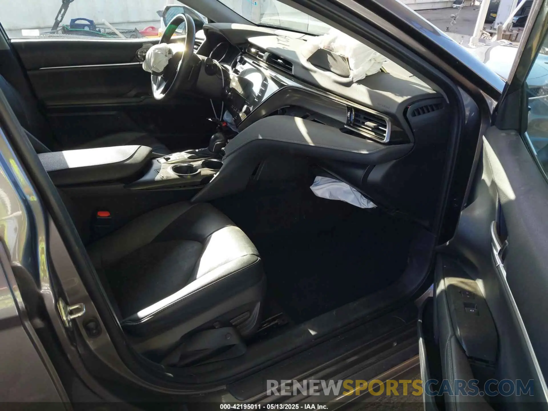 5 Фотография поврежденного автомобиля 4T1B61HKXKU828907 TOYOTA CAMRY 2019