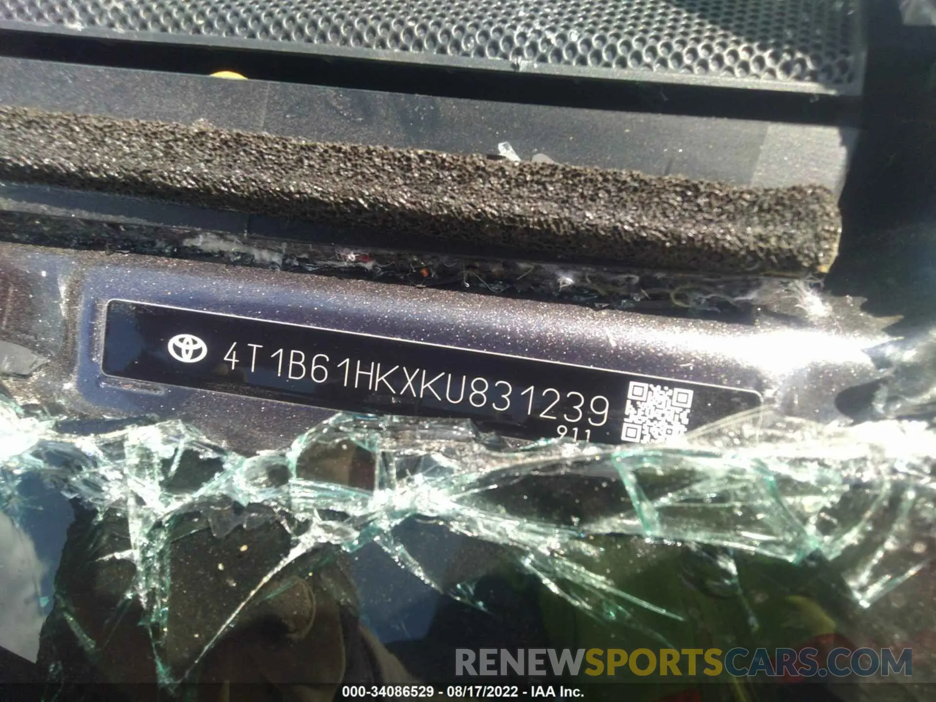 9 Photograph of a damaged car 4T1B61HKXKU831239 TOYOTA CAMRY 2019