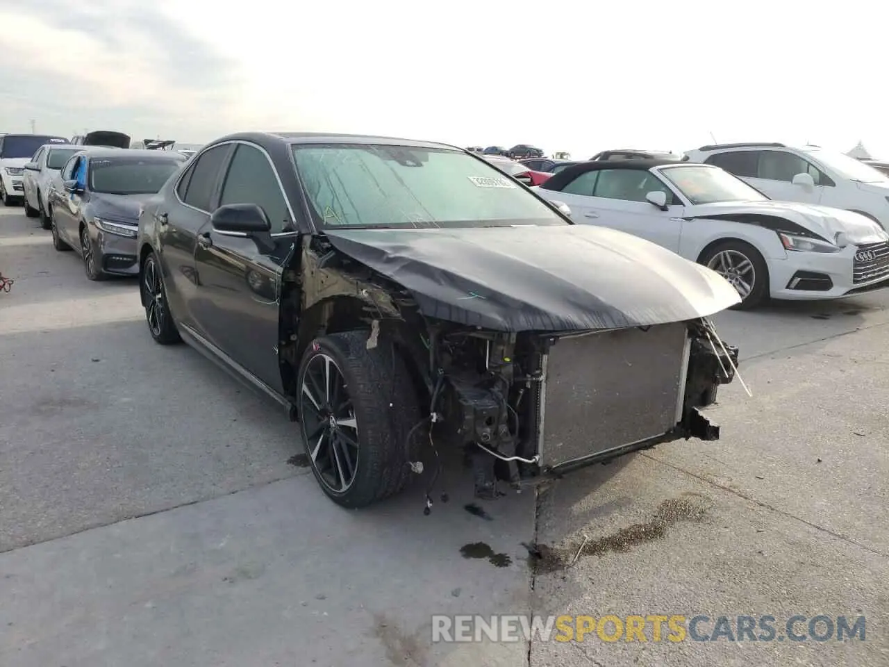 1 Photograph of a damaged car 4T1B61HKXKU846310 TOYOTA CAMRY 2019