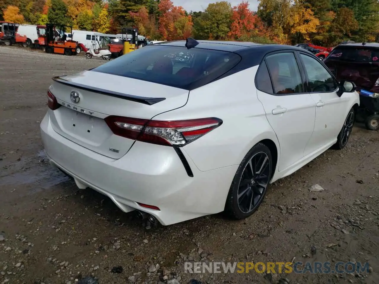 4 Photograph of a damaged car 4T1BZ1HK0KU024929 TOYOTA CAMRY 2019