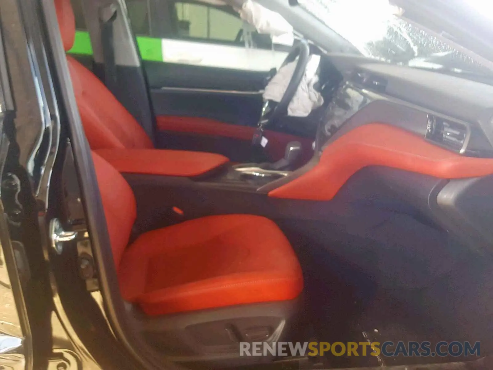 5 Photograph of a damaged car 4T1BZ1HK0KU028155 TOYOTA CAMRY 2019