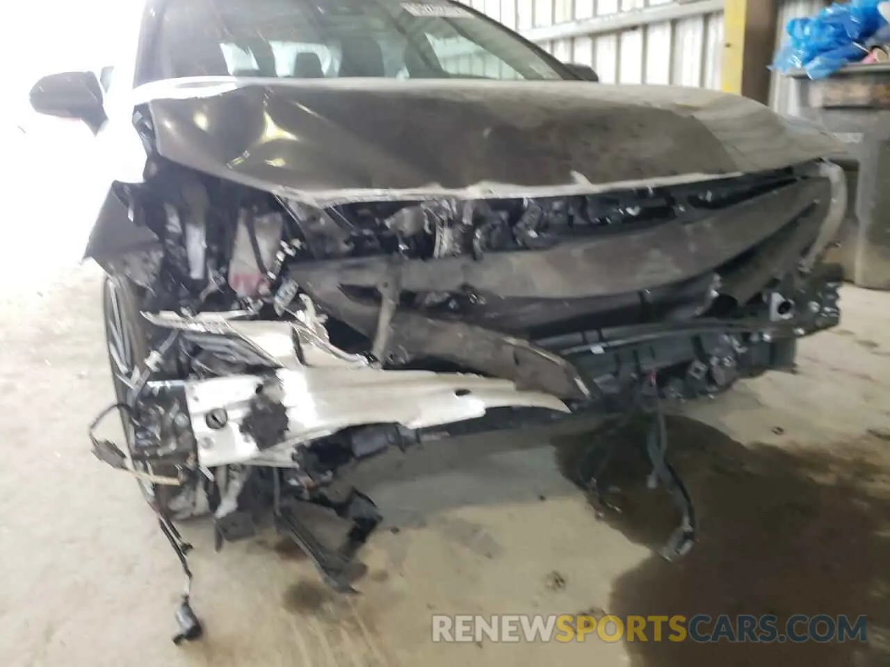 9 Photograph of a damaged car 4T1BZ1HK0KU028558 TOYOTA CAMRY 2019