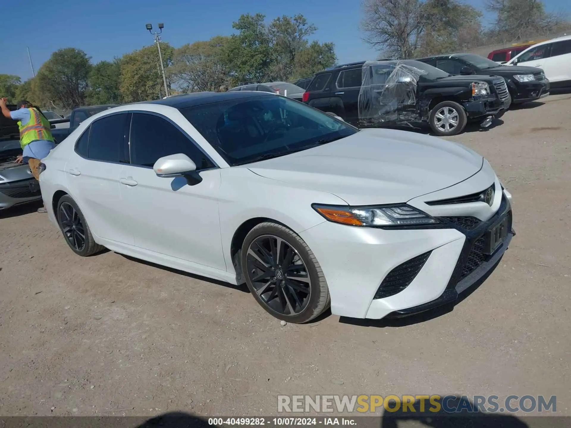1 Photograph of a damaged car 4T1BZ1HK0KU032299 TOYOTA CAMRY 2019