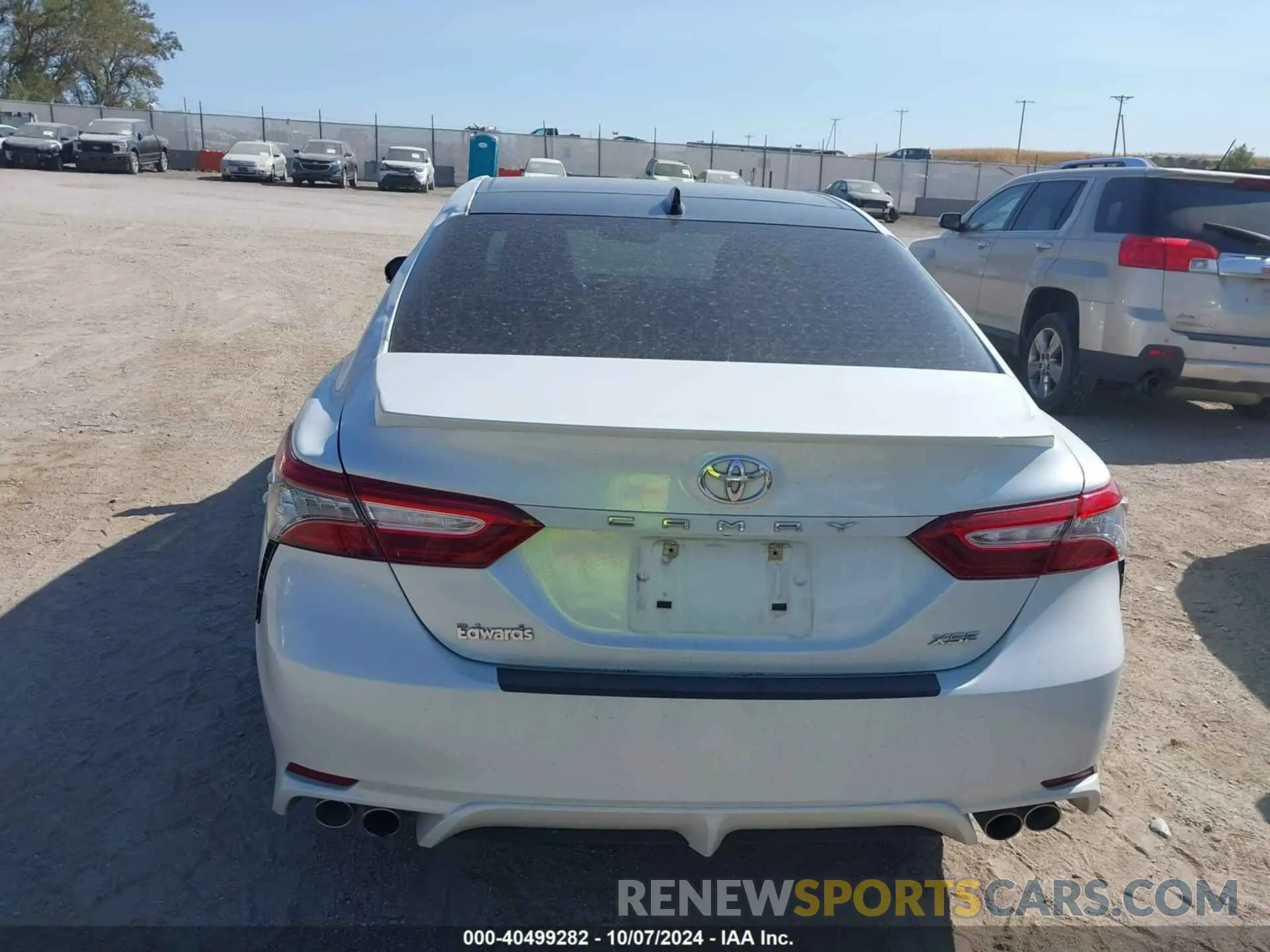 16 Photograph of a damaged car 4T1BZ1HK0KU032299 TOYOTA CAMRY 2019