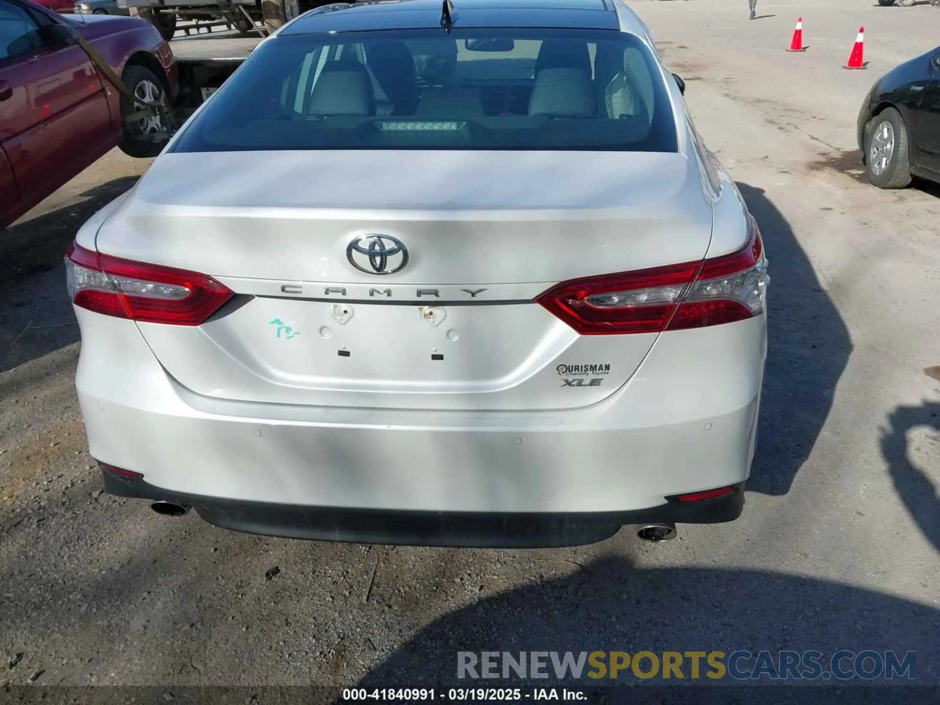 16 Photograph of a damaged car 4T1BZ1HK0KU507692 TOYOTA CAMRY 2019