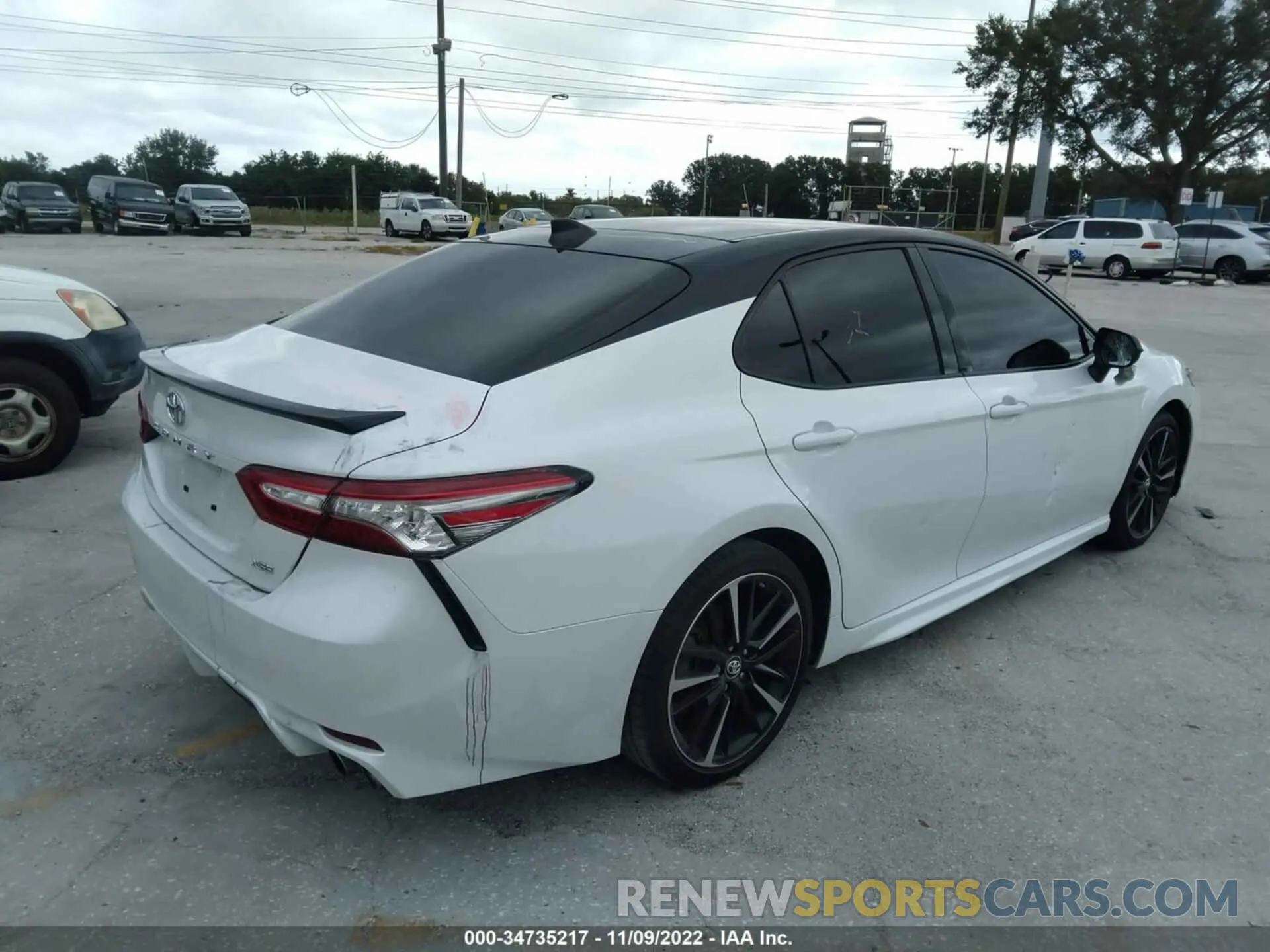 4 Photograph of a damaged car 4T1BZ1HK1KU026804 TOYOTA CAMRY 2019