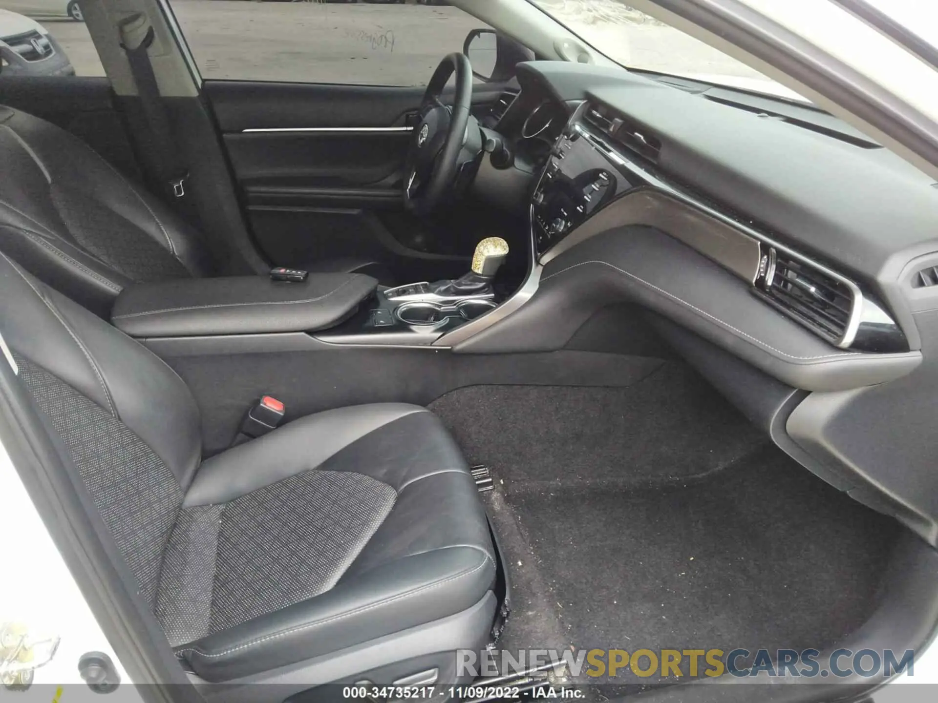 5 Photograph of a damaged car 4T1BZ1HK1KU026804 TOYOTA CAMRY 2019