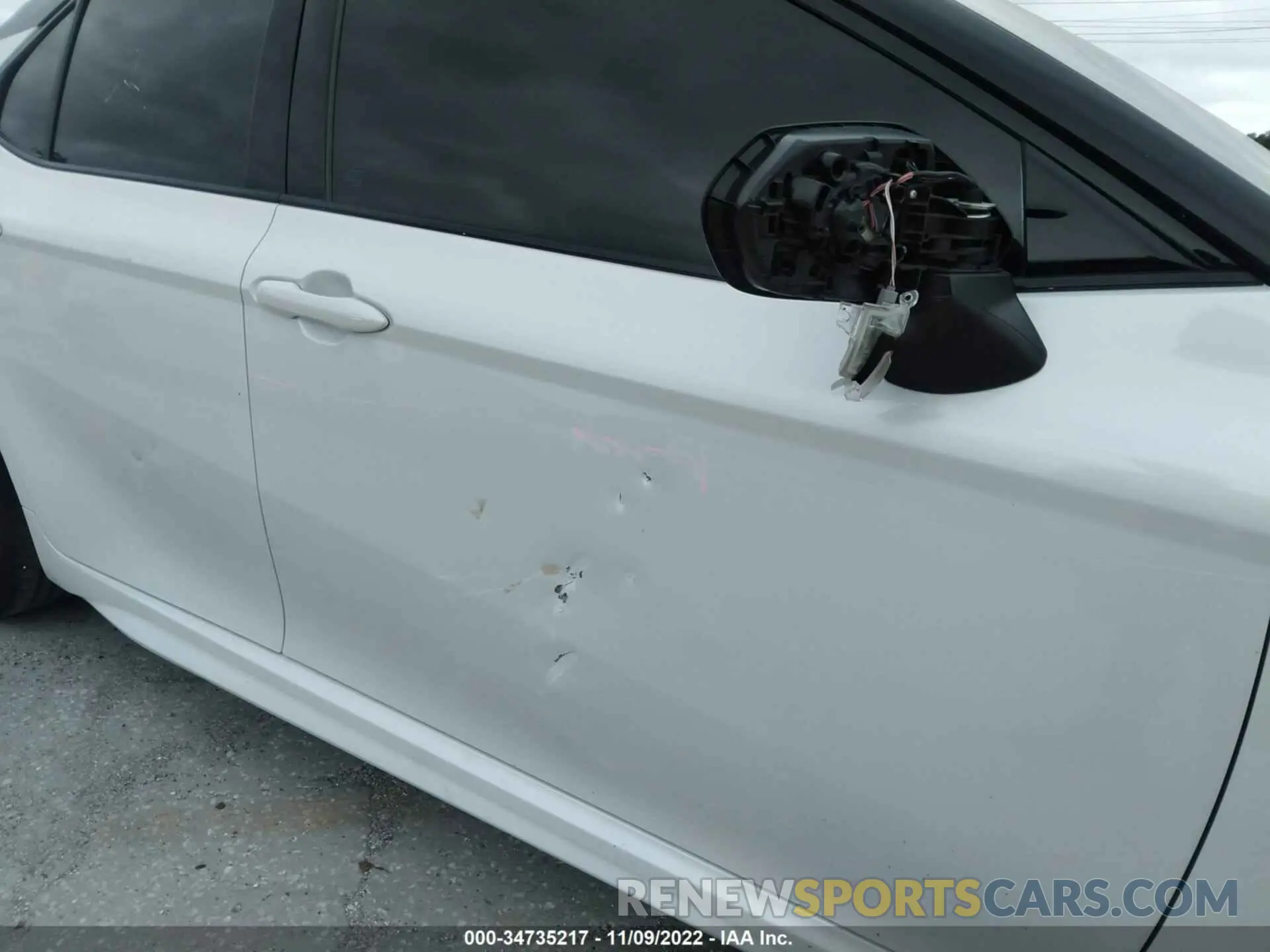 6 Photograph of a damaged car 4T1BZ1HK1KU026804 TOYOTA CAMRY 2019