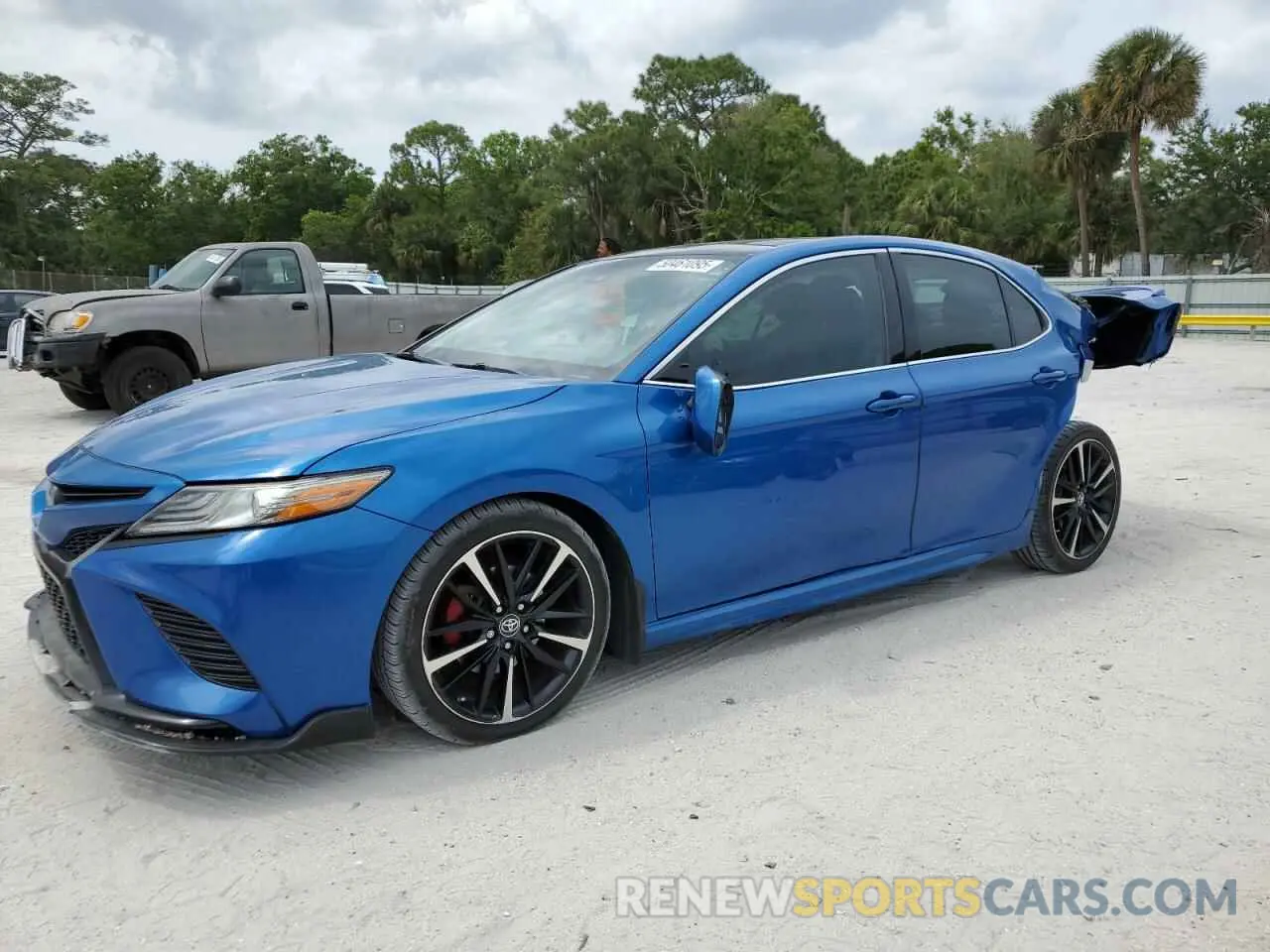 1 Photograph of a damaged car 4T1BZ1HK1KU028102 TOYOTA CAMRY 2019