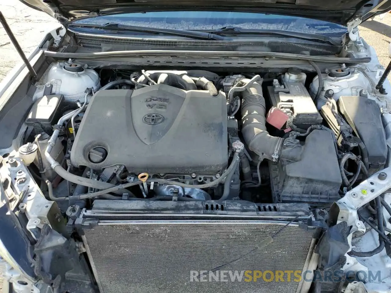 11 Photograph of a damaged car 4T1BZ1HK1KU028441 TOYOTA CAMRY 2019