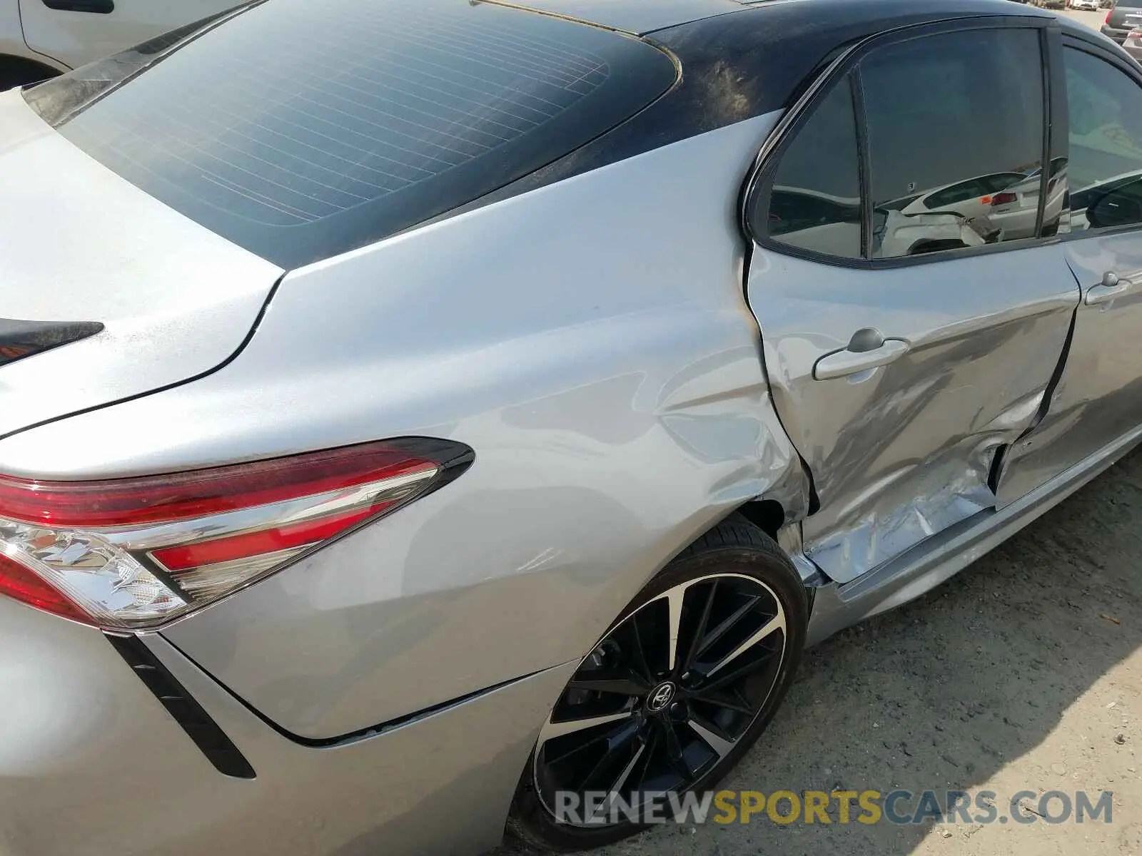 9 Photograph of a damaged car 4T1BZ1HK2KU023698 TOYOTA CAMRY 2019