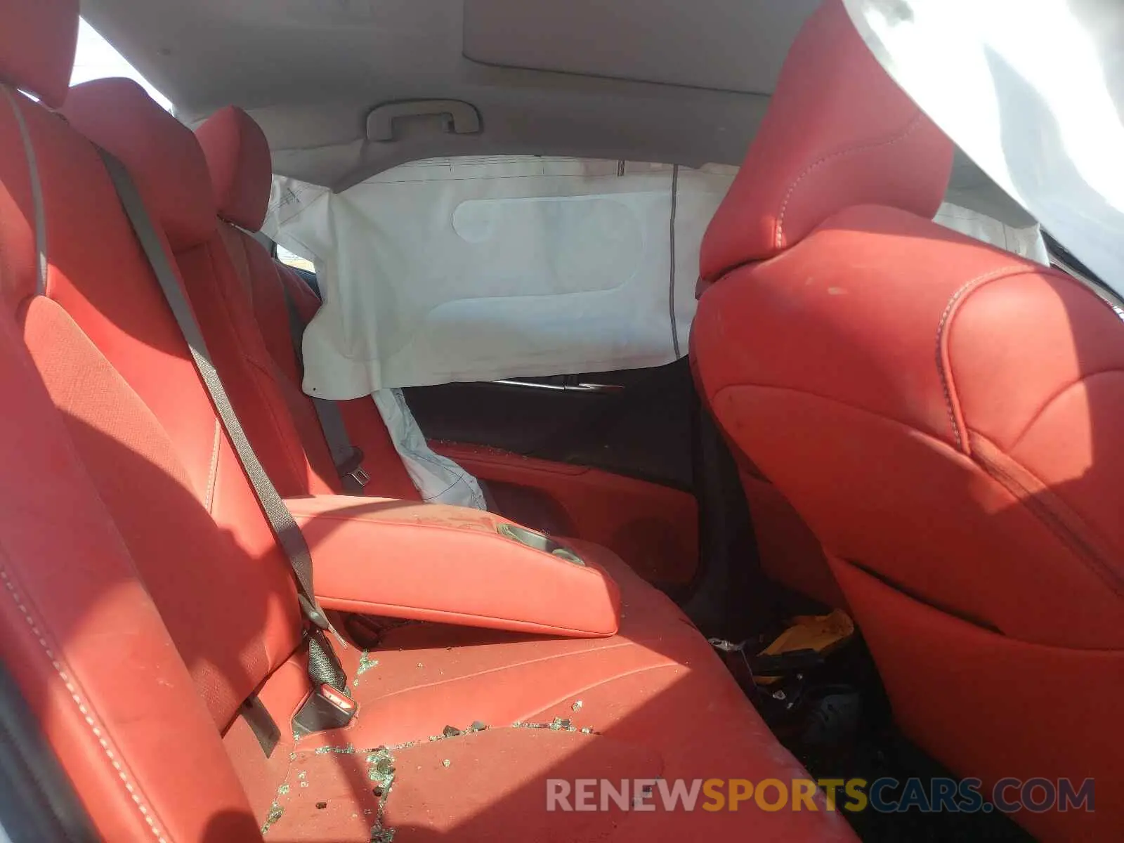 6 Photograph of a damaged car 4T1BZ1HK2KU026696 TOYOTA CAMRY 2019