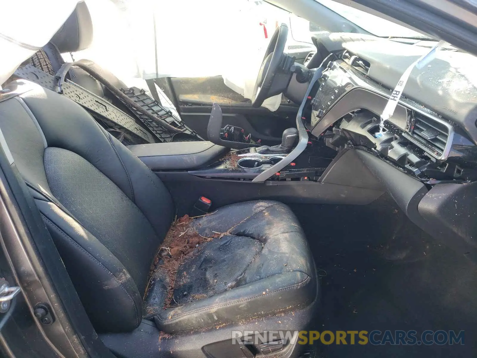 5 Photograph of a damaged car 4T1BZ1HK3KU028229 TOYOTA CAMRY 2019