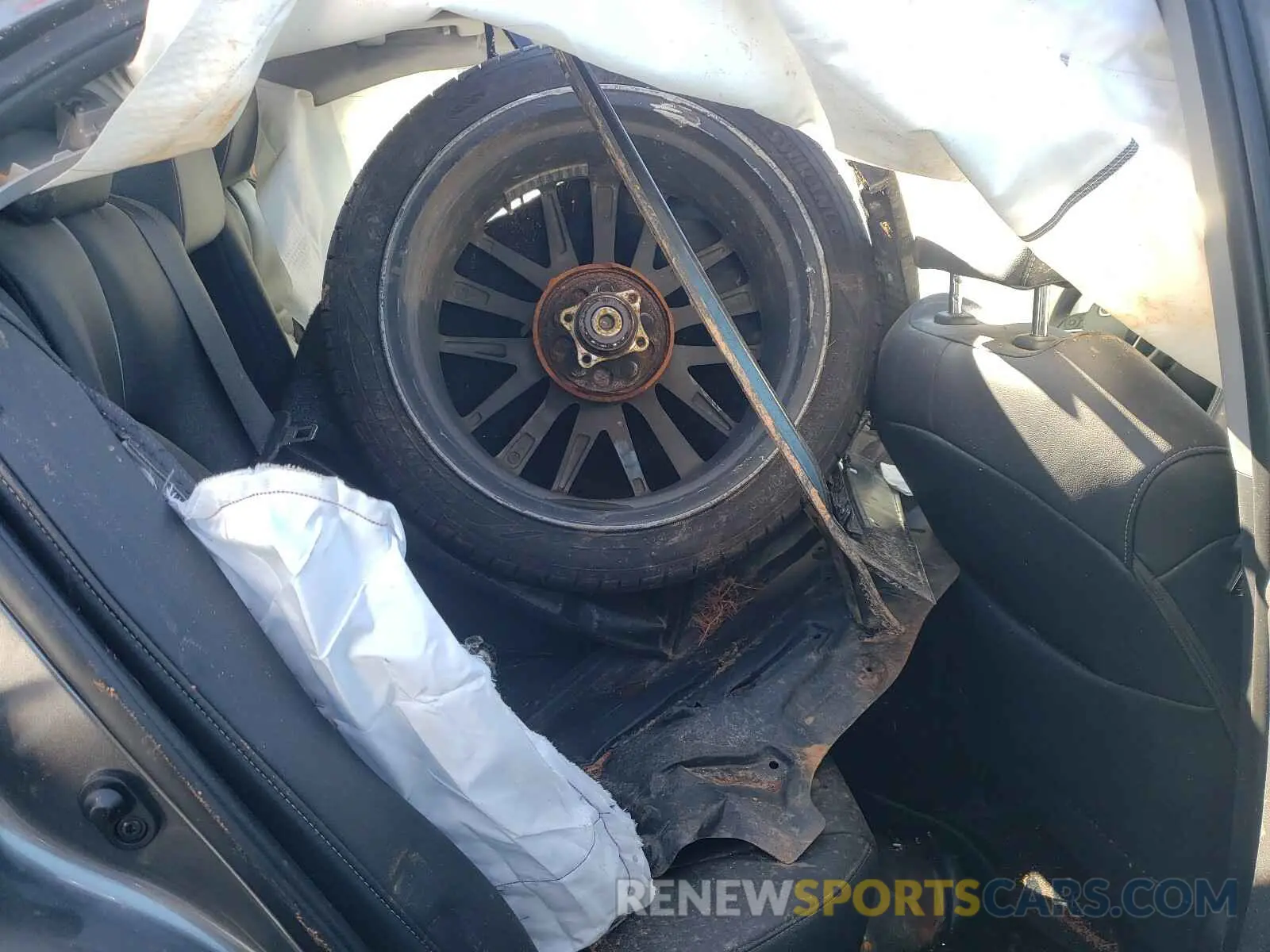6 Photograph of a damaged car 4T1BZ1HK3KU028229 TOYOTA CAMRY 2019