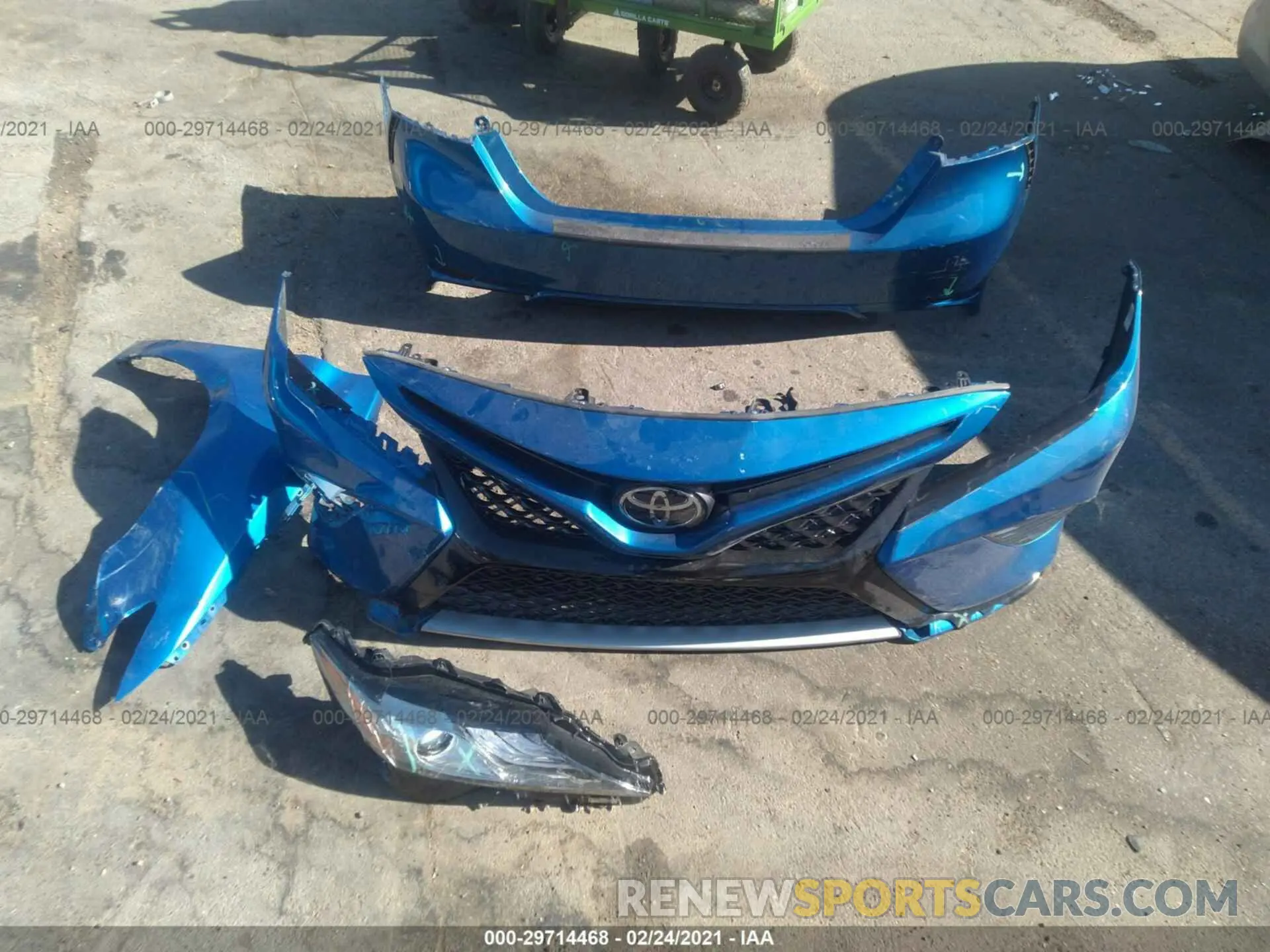 11 Photograph of a damaged car 4T1BZ1HK3KU031079 TOYOTA CAMRY 2019