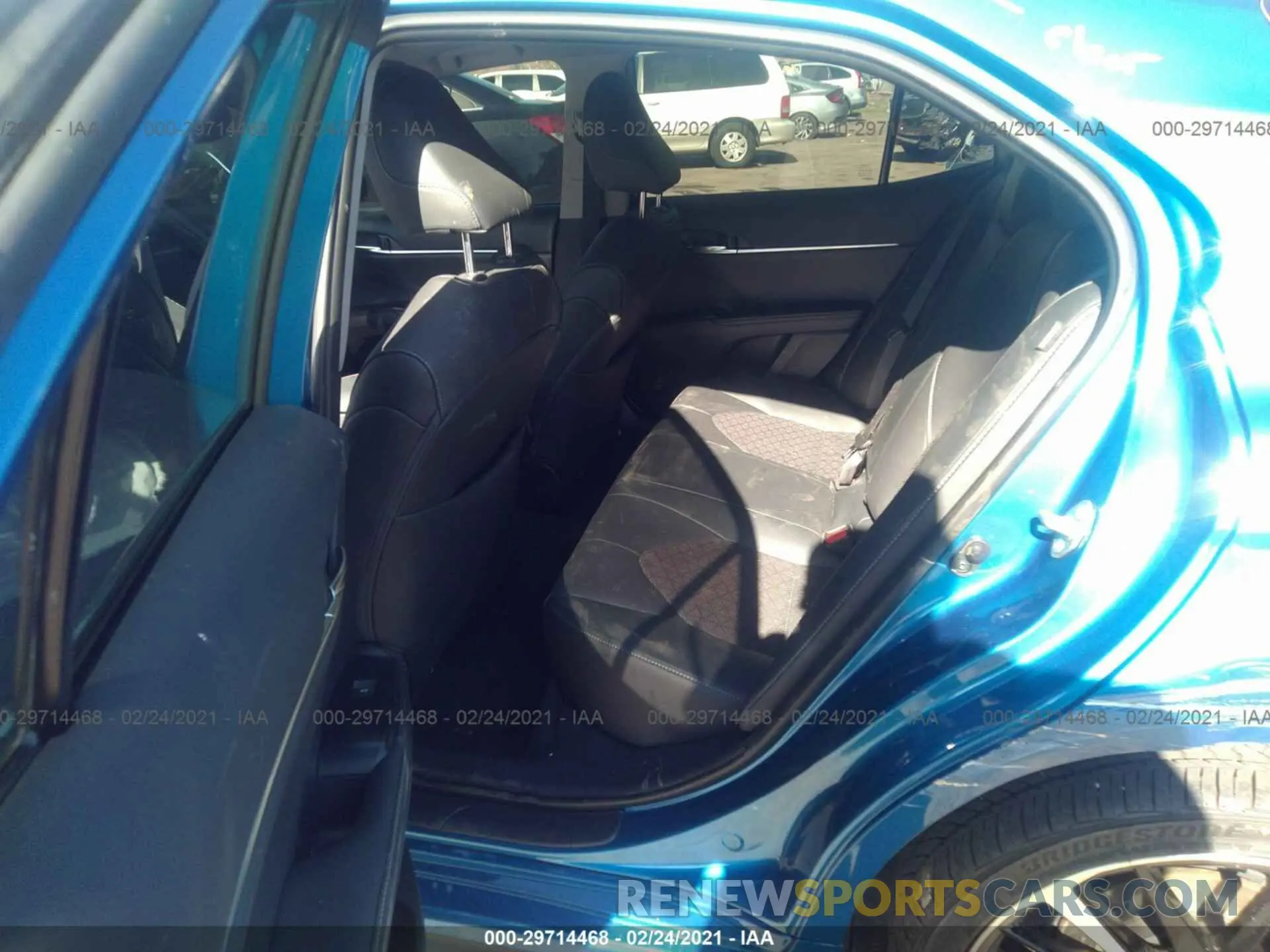 8 Photograph of a damaged car 4T1BZ1HK3KU031079 TOYOTA CAMRY 2019