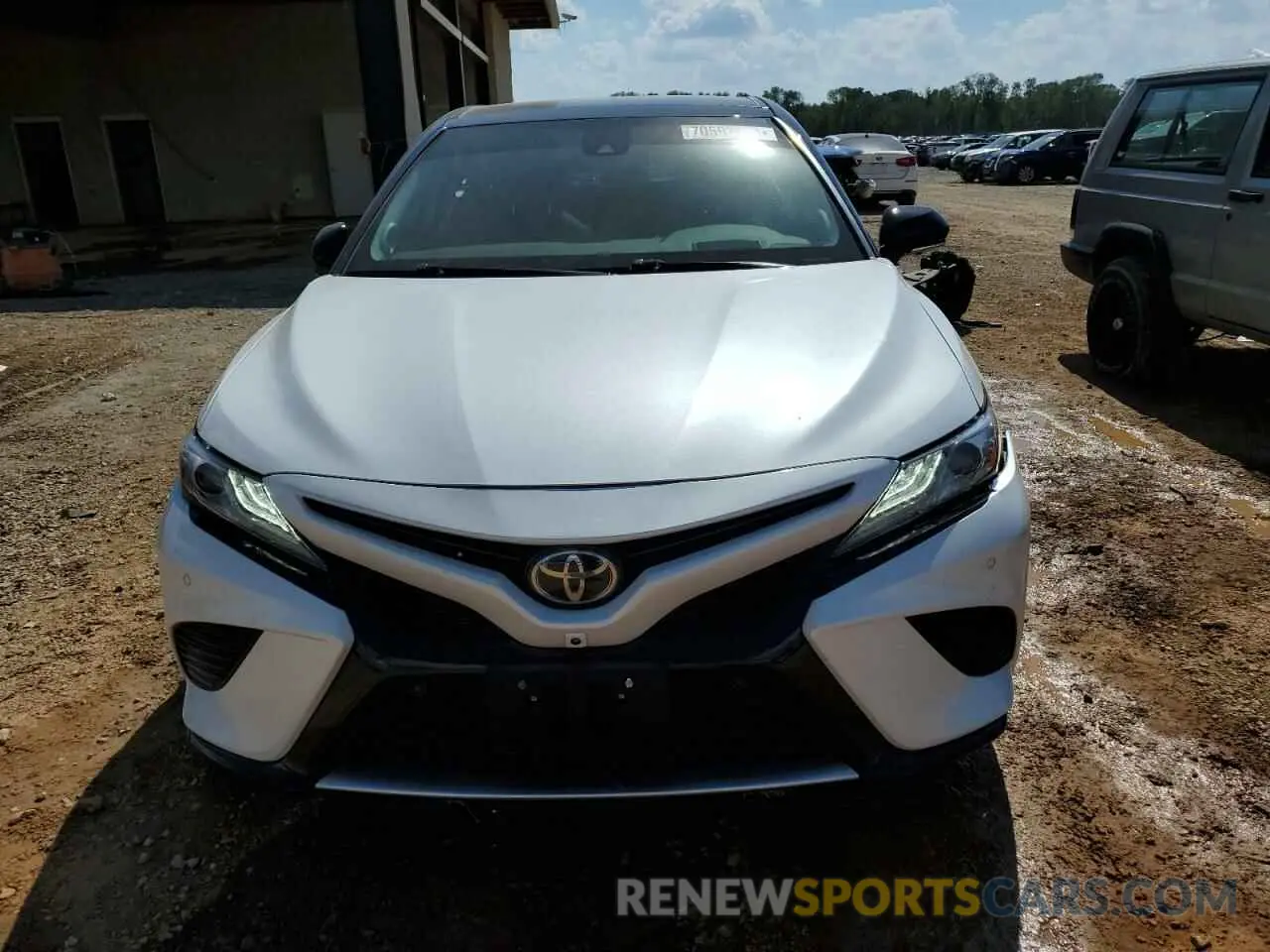 5 Photograph of a damaged car 4T1BZ1HK3KU033009 TOYOTA CAMRY 2019