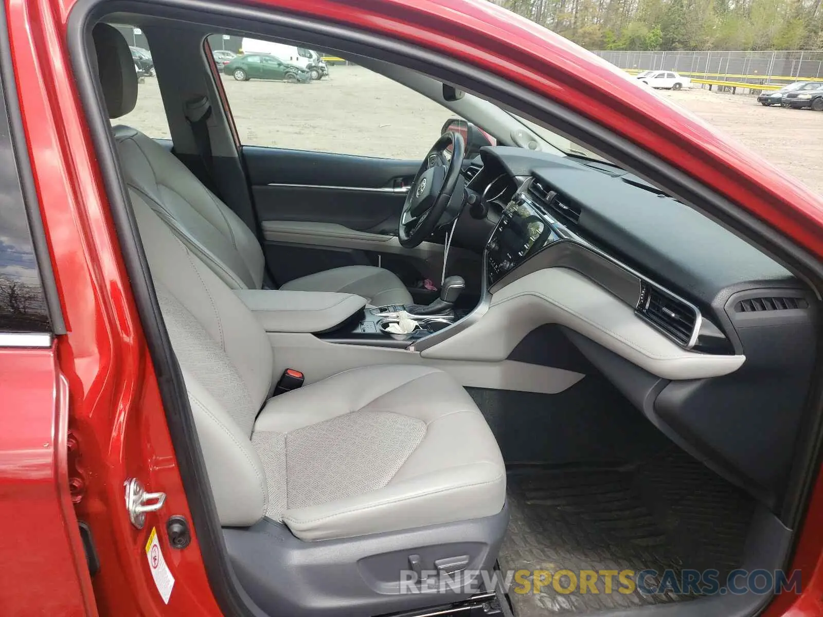 5 Photograph of a damaged car 4T1BZ1HK4KU022200 TOYOTA CAMRY 2019