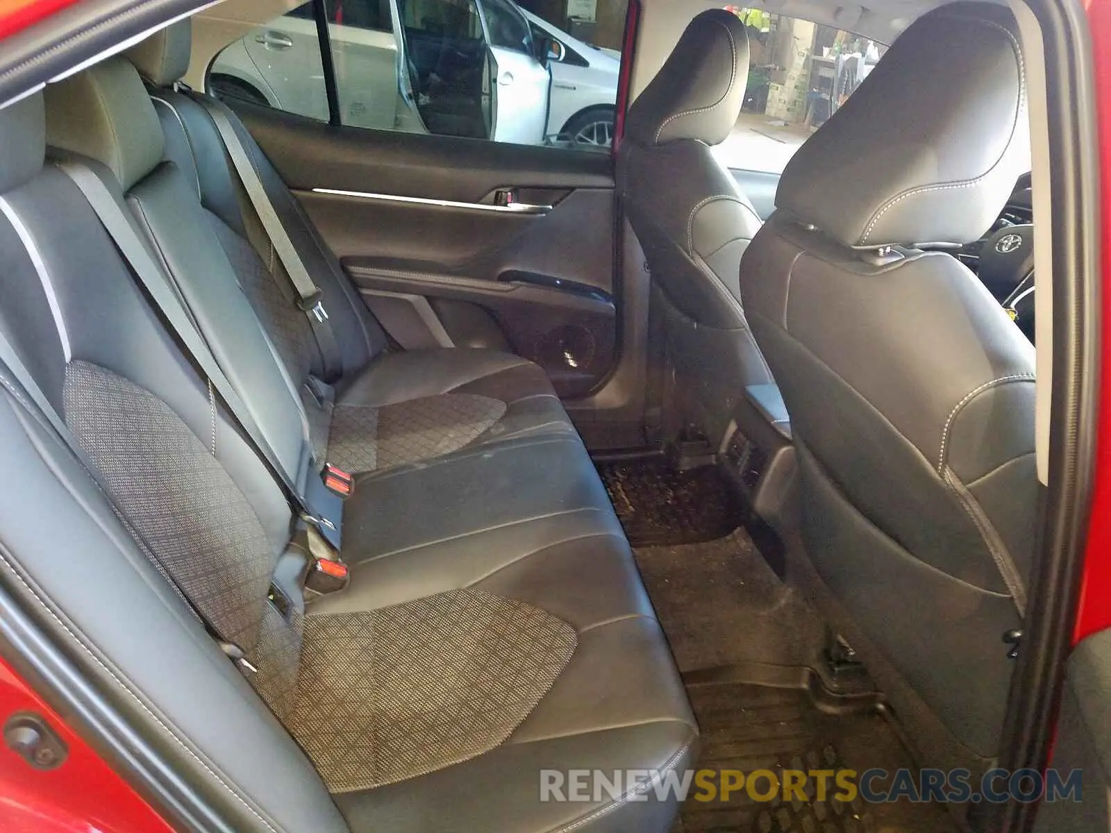 6 Photograph of a damaged car 4T1BZ1HK4KU030412 TOYOTA CAMRY 2019