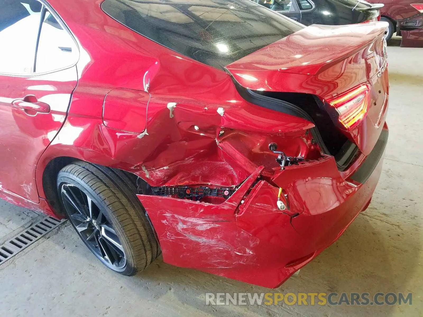 9 Photograph of a damaged car 4T1BZ1HK4KU030412 TOYOTA CAMRY 2019