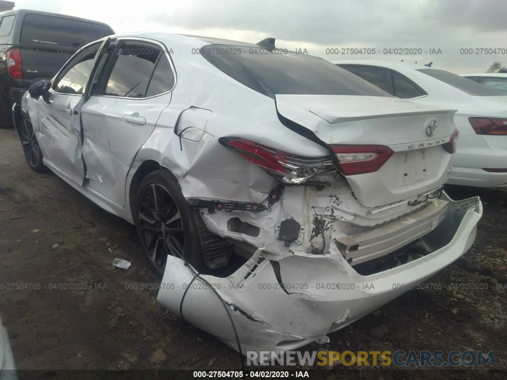 3 Photograph of a damaged car 4T1BZ1HK6KU507888 TOYOTA CAMRY 2019