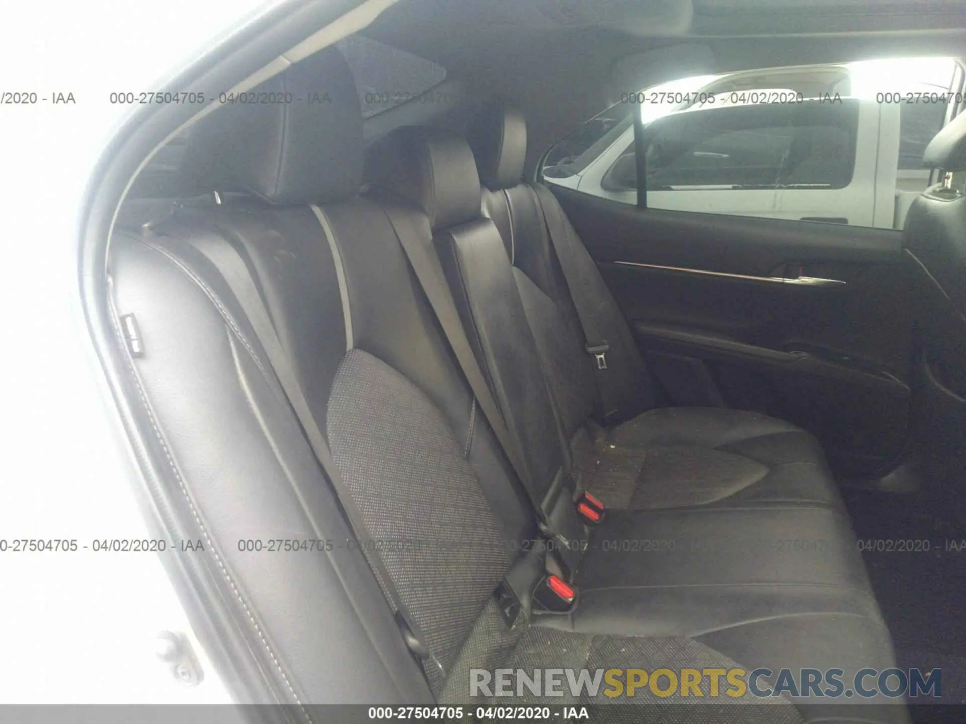 8 Photograph of a damaged car 4T1BZ1HK6KU507888 TOYOTA CAMRY 2019