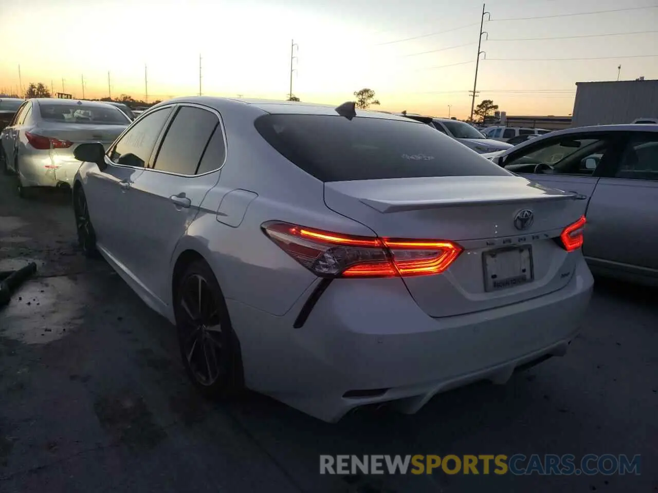 3 Photograph of a damaged car 4T1BZ1HK7KU027763 TOYOTA CAMRY 2019