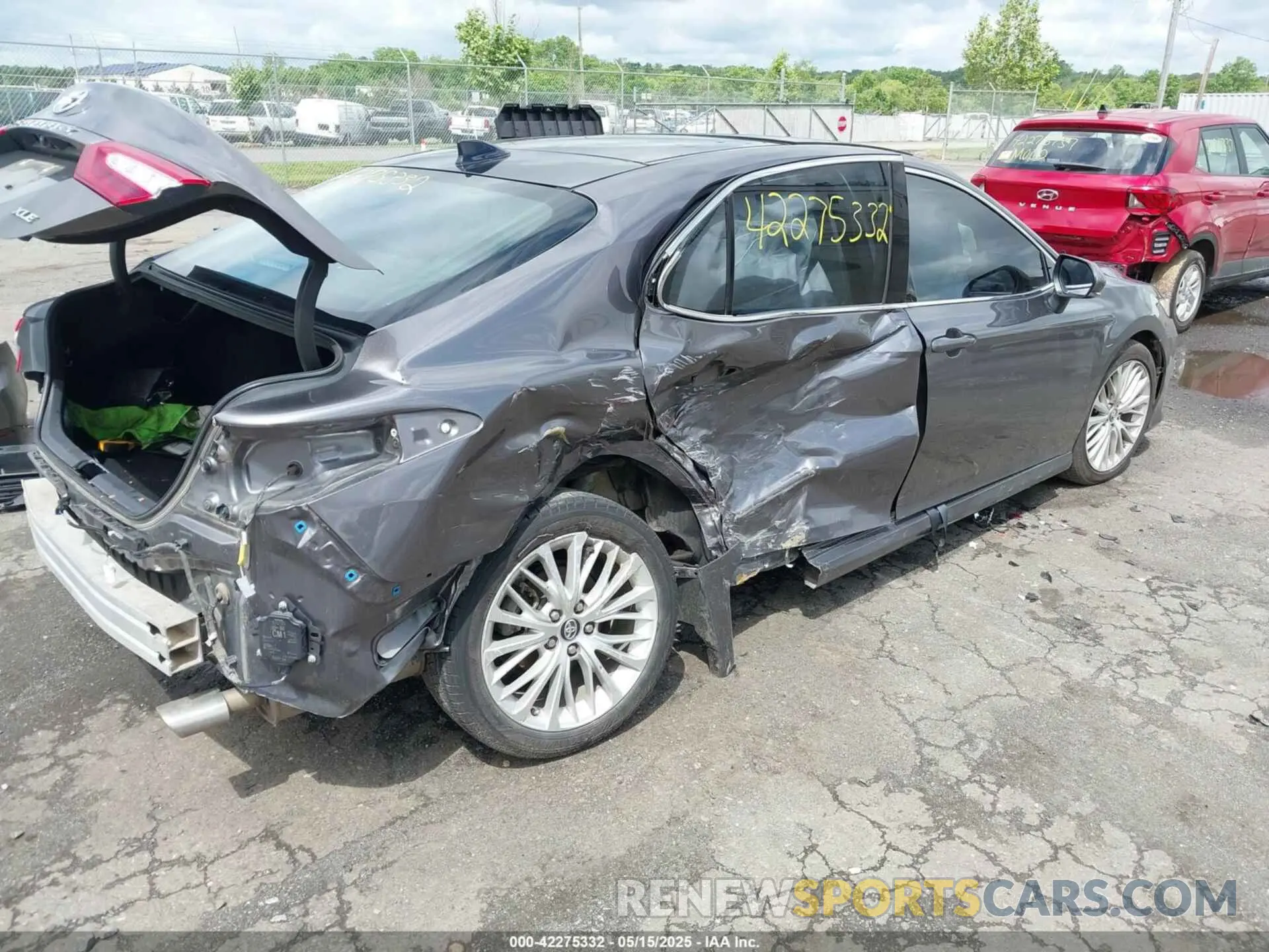 4 Photograph of a damaged car 4T1BZ1HK7KU031229 TOYOTA CAMRY 2019