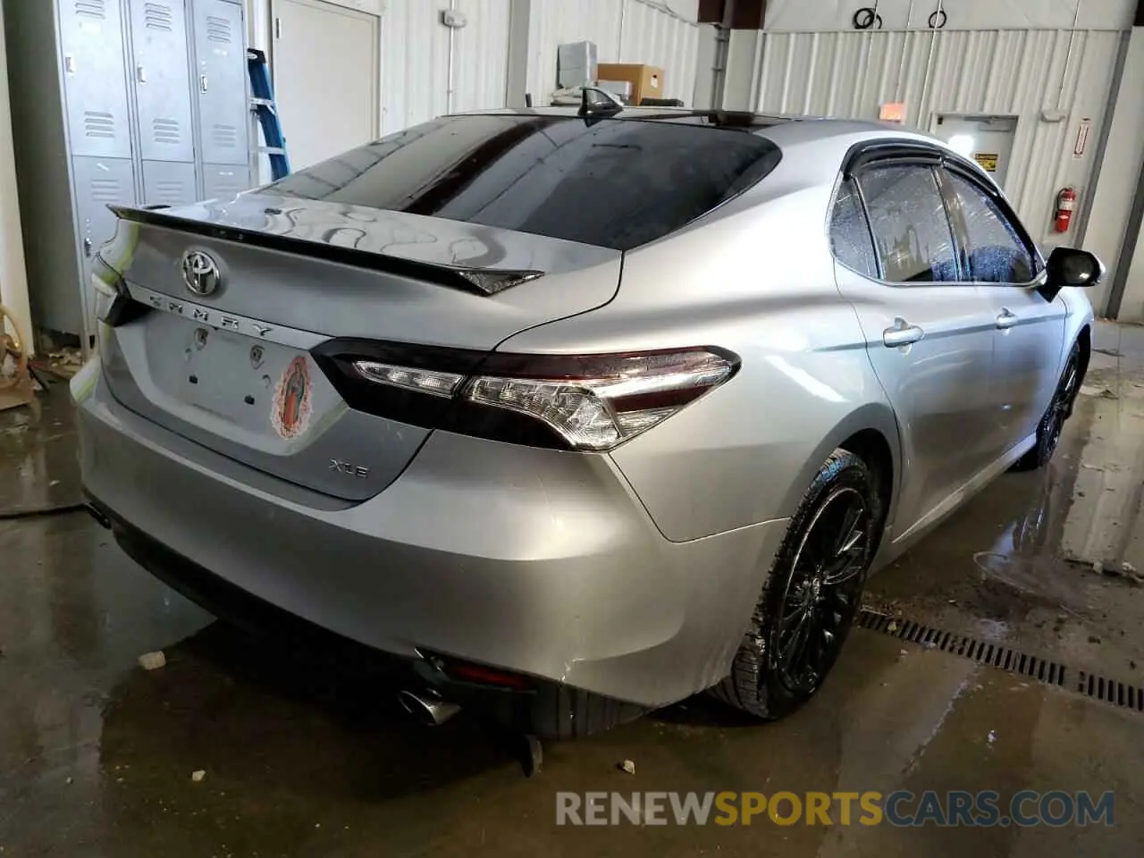 4 Photograph of a damaged car 4T1BZ1HK8KU022748 TOYOTA CAMRY 2019