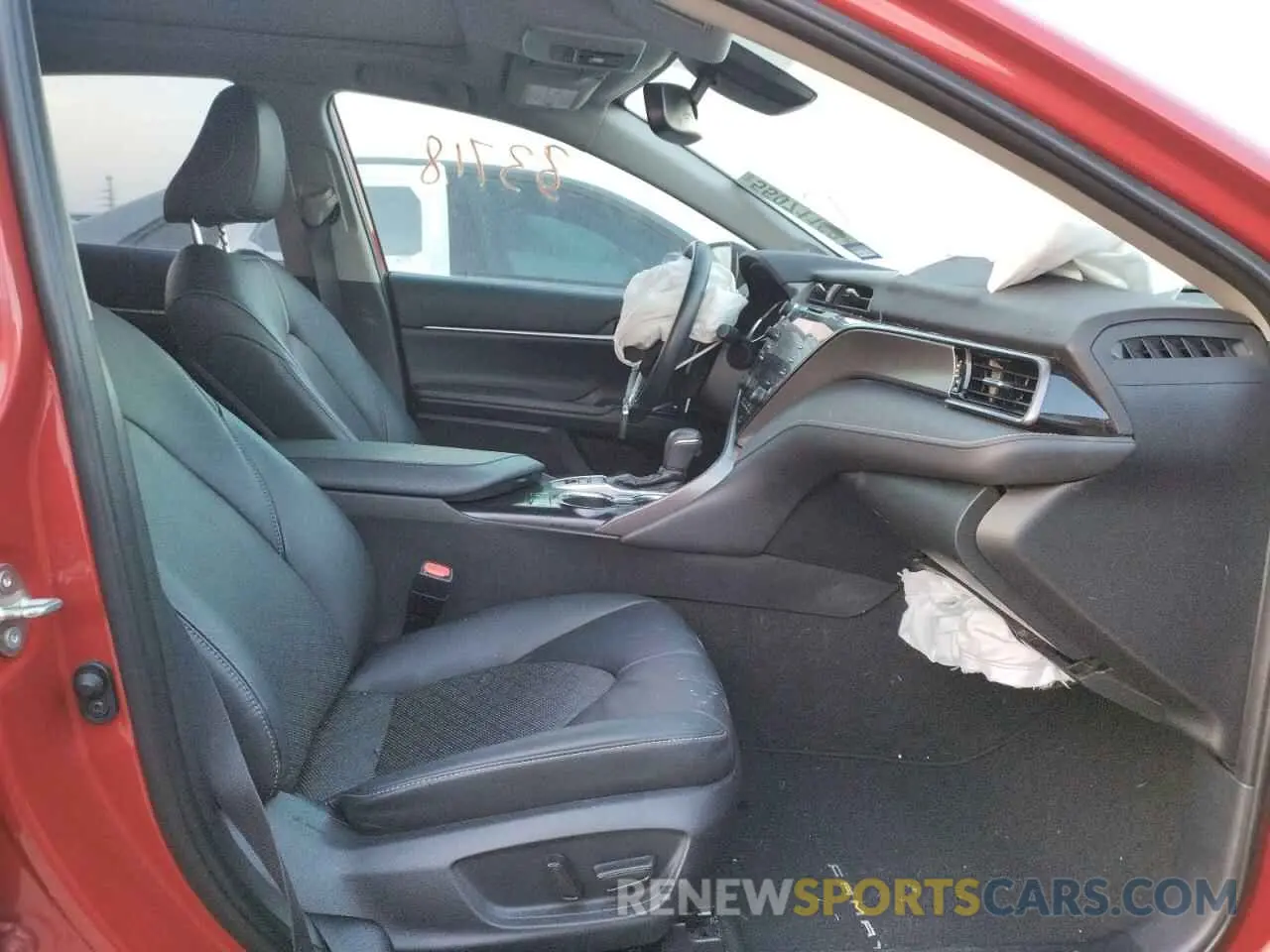 5 Photograph of a damaged car 4T1BZ1HK8KU033135 TOYOTA CAMRY 2019